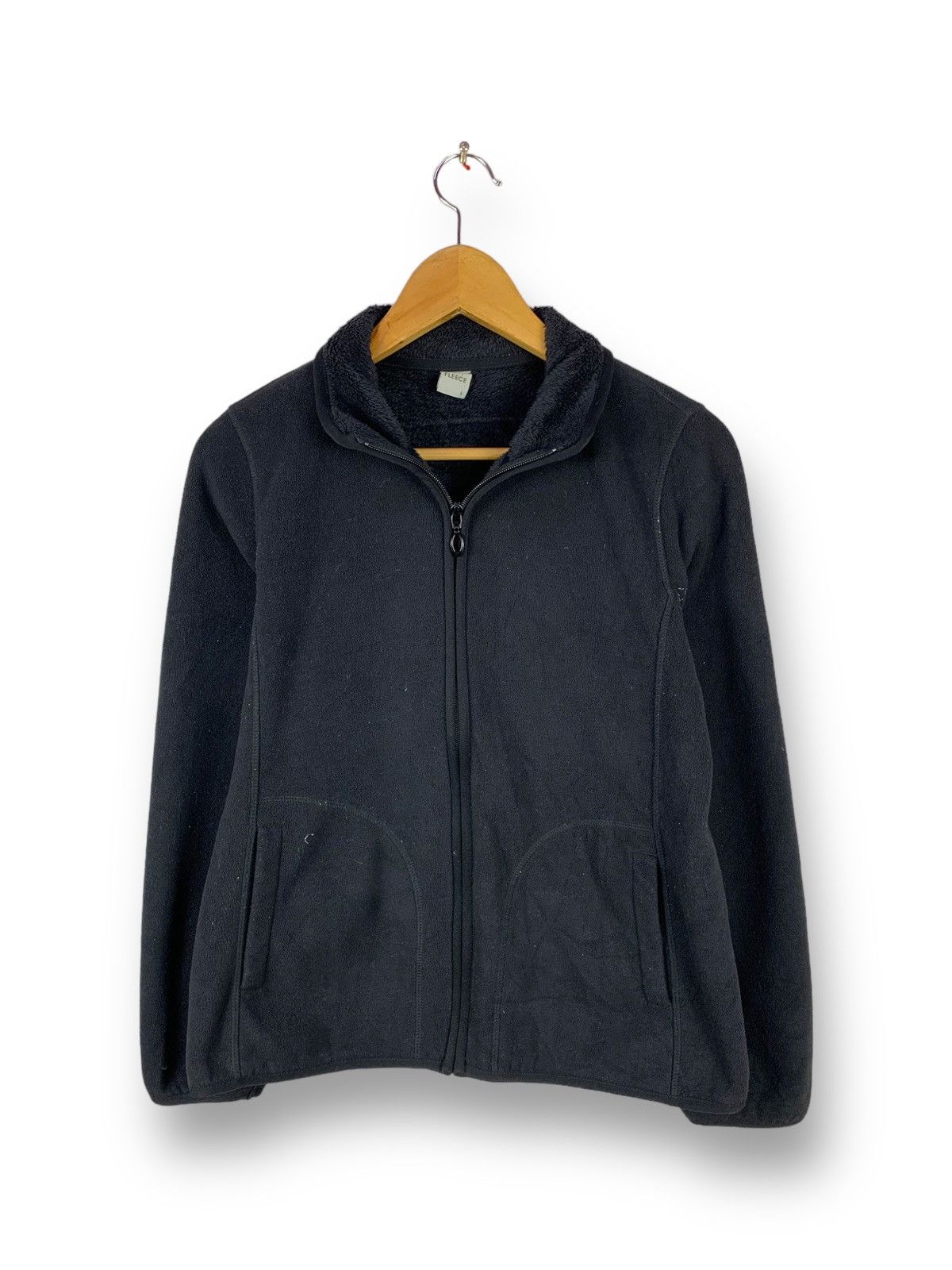 Steals! Uniqlo Microfleece Plain Black Sweater