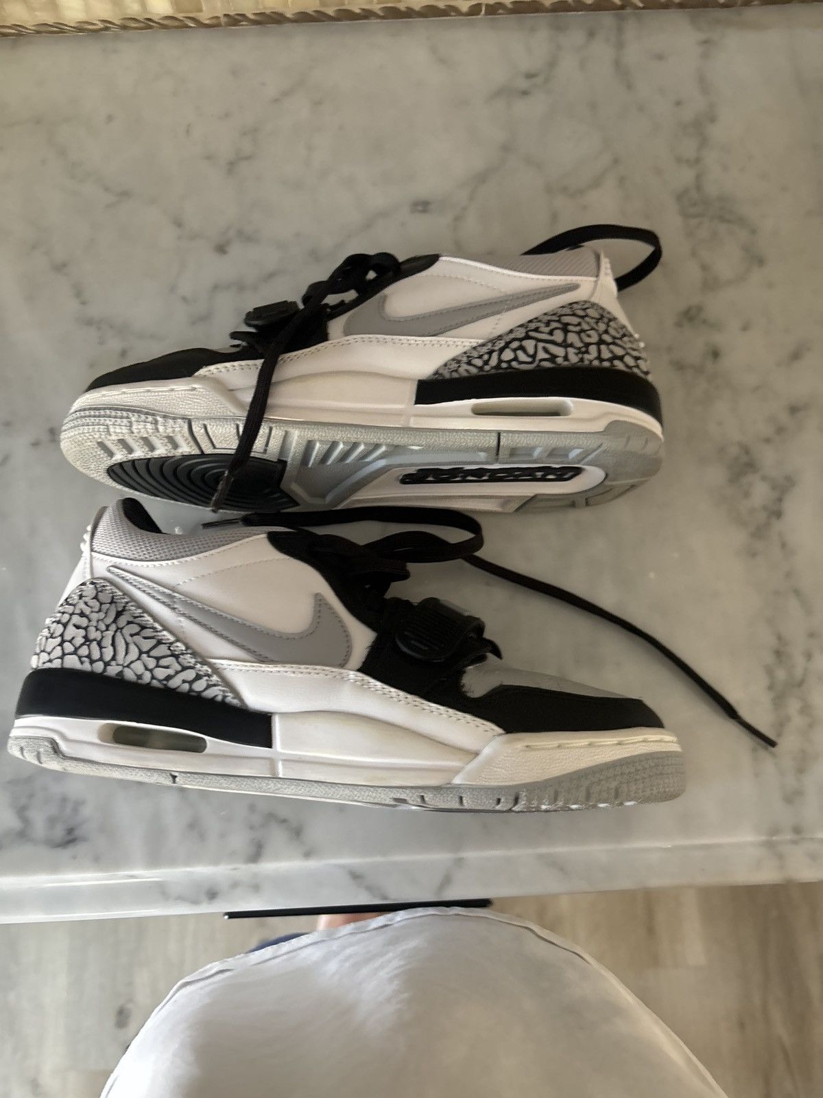 Jordan Brand Jordan Legacy 312 Low White Smoke Grey (Gs) 5.5y used Size US 5.5 / EU 38 - 1 Thumbnail