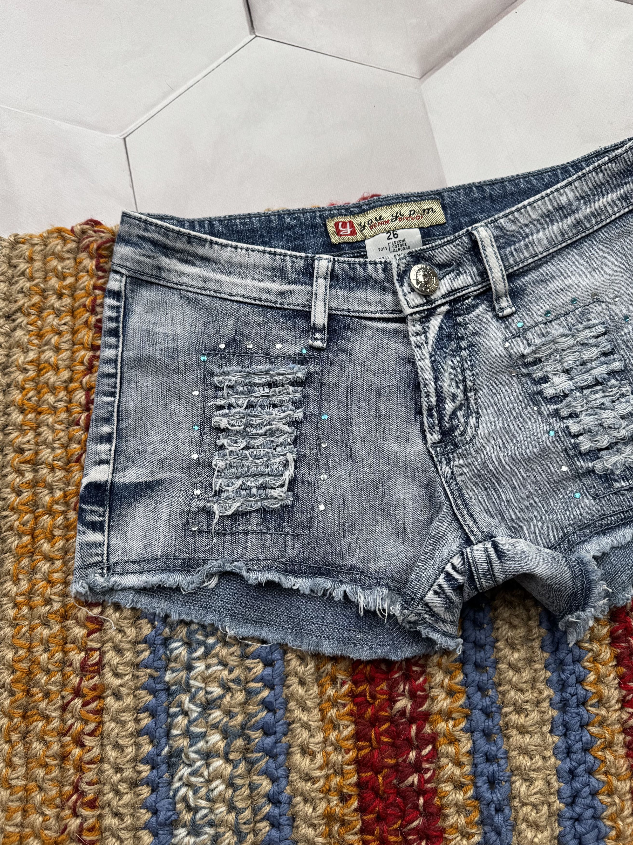 Japanese Brand Vintage Denim Mini Shorts (E4) Size 26" / US 2 / IT 38 - 2 Thumbnail