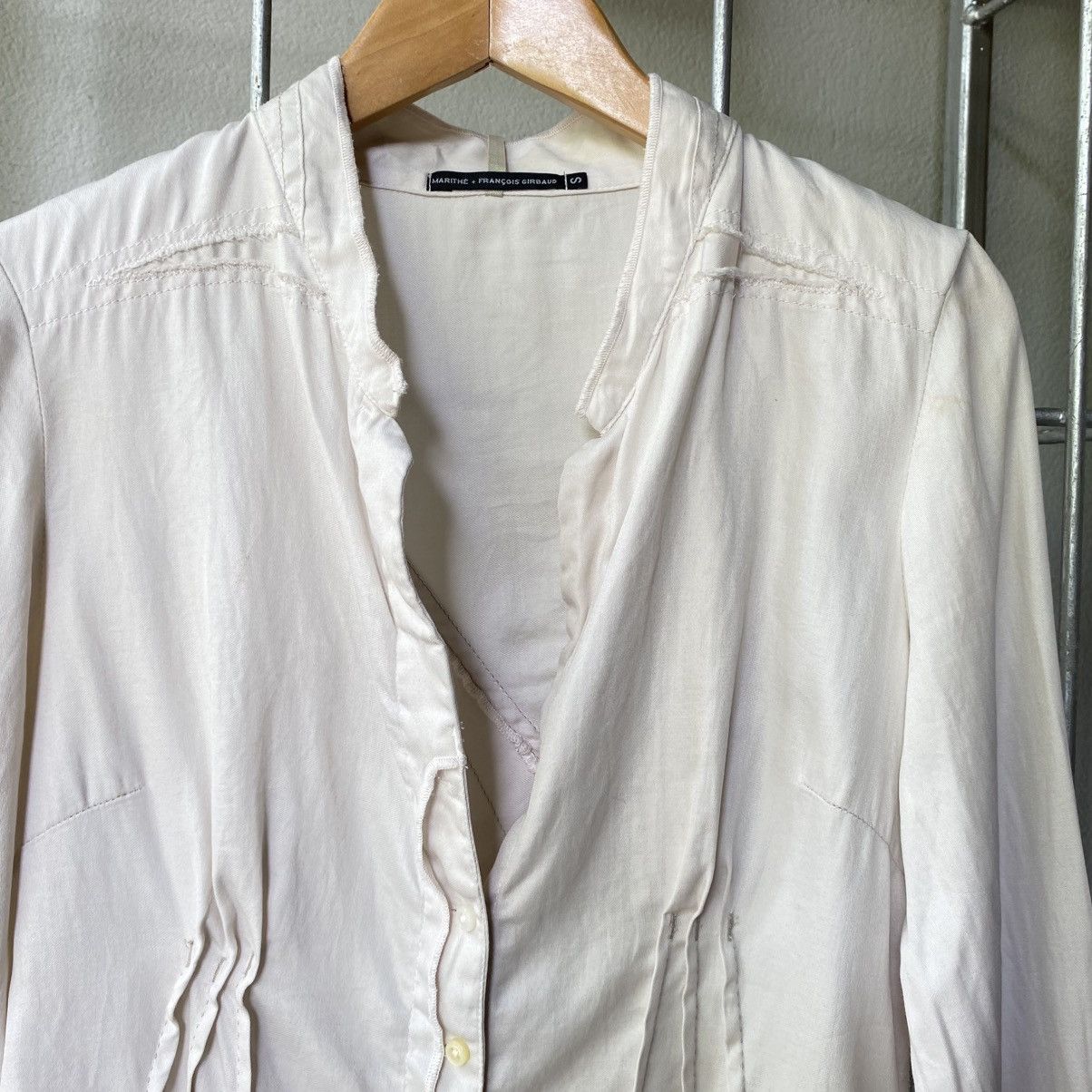 Marithe + Francois Girbaud MARITHE + FRANÇOIS GIRBAUE Grey V-Neck Button-Up Shirt Size S / US 4 / IT 40 - 16 Thumbnail