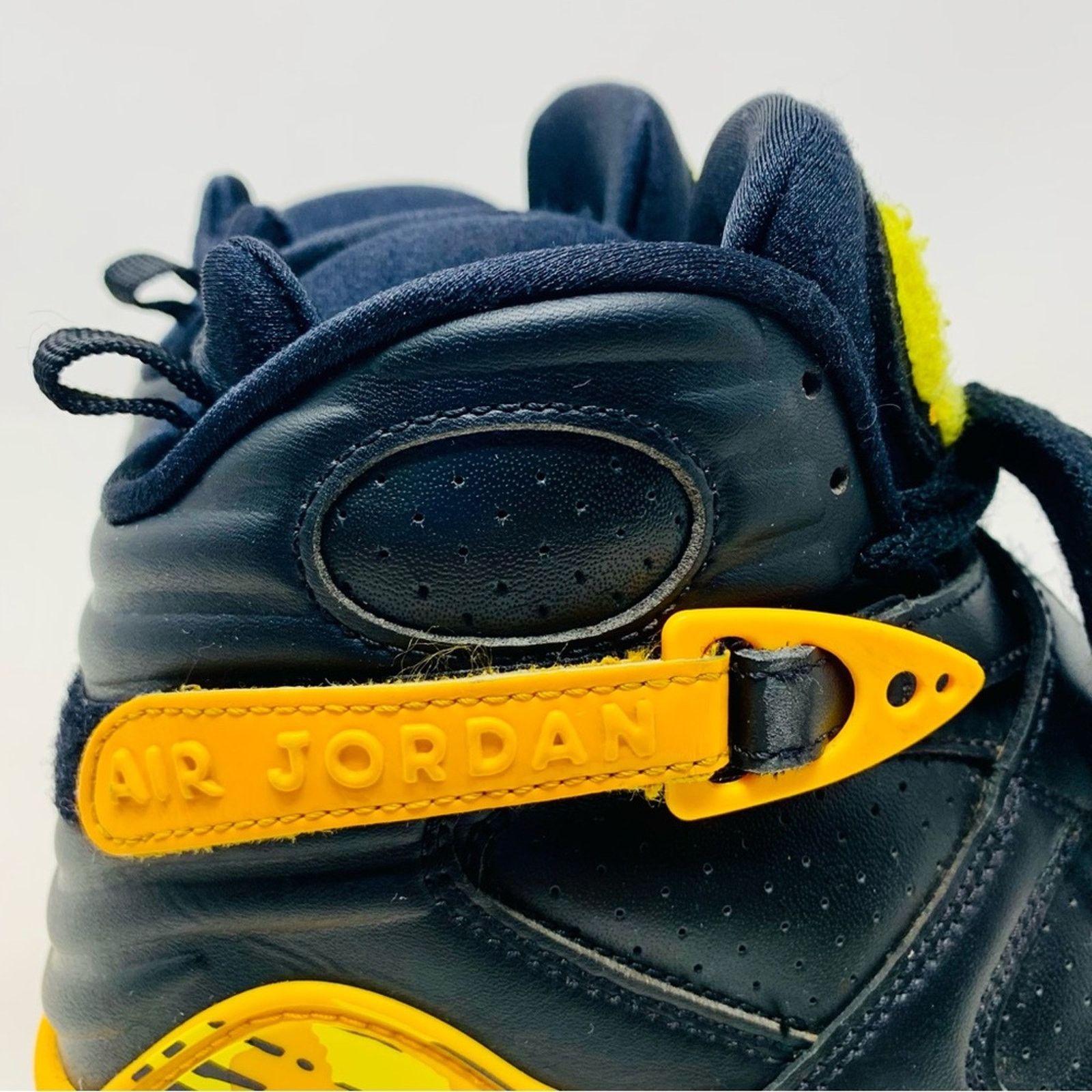 Jordan Brand Jordan 8 Retro 'Taxi' CI1236-007 Womens Size 7 Mens Size 6.5 Size US 7 / IT 37 - 8 Thumbnail