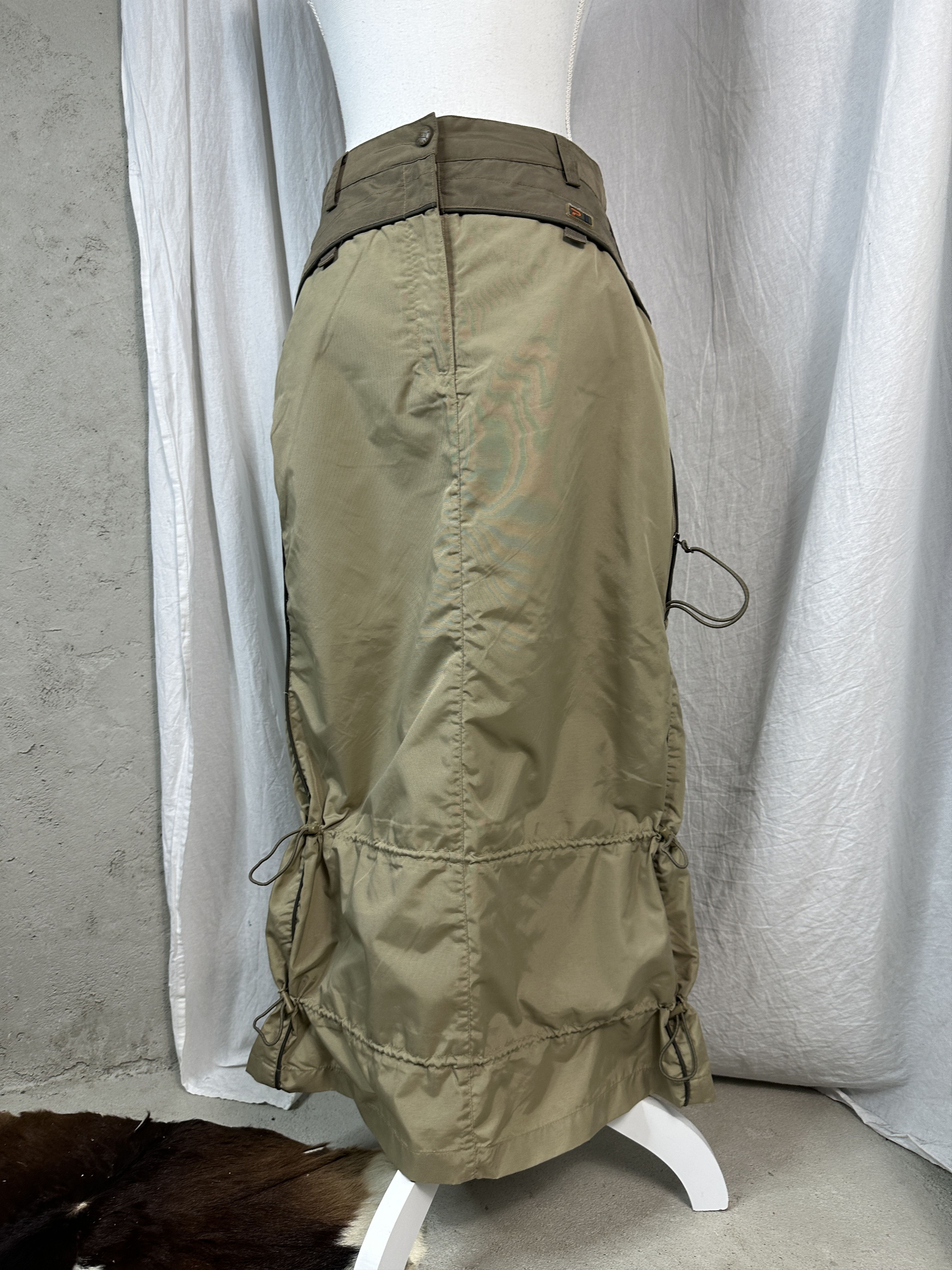Vintage Vintage Avant Garde Y2K Gorpcore Nylon Skirt with cuffs Size 28" / US 6 / IT 42 - 1 Thumbnail