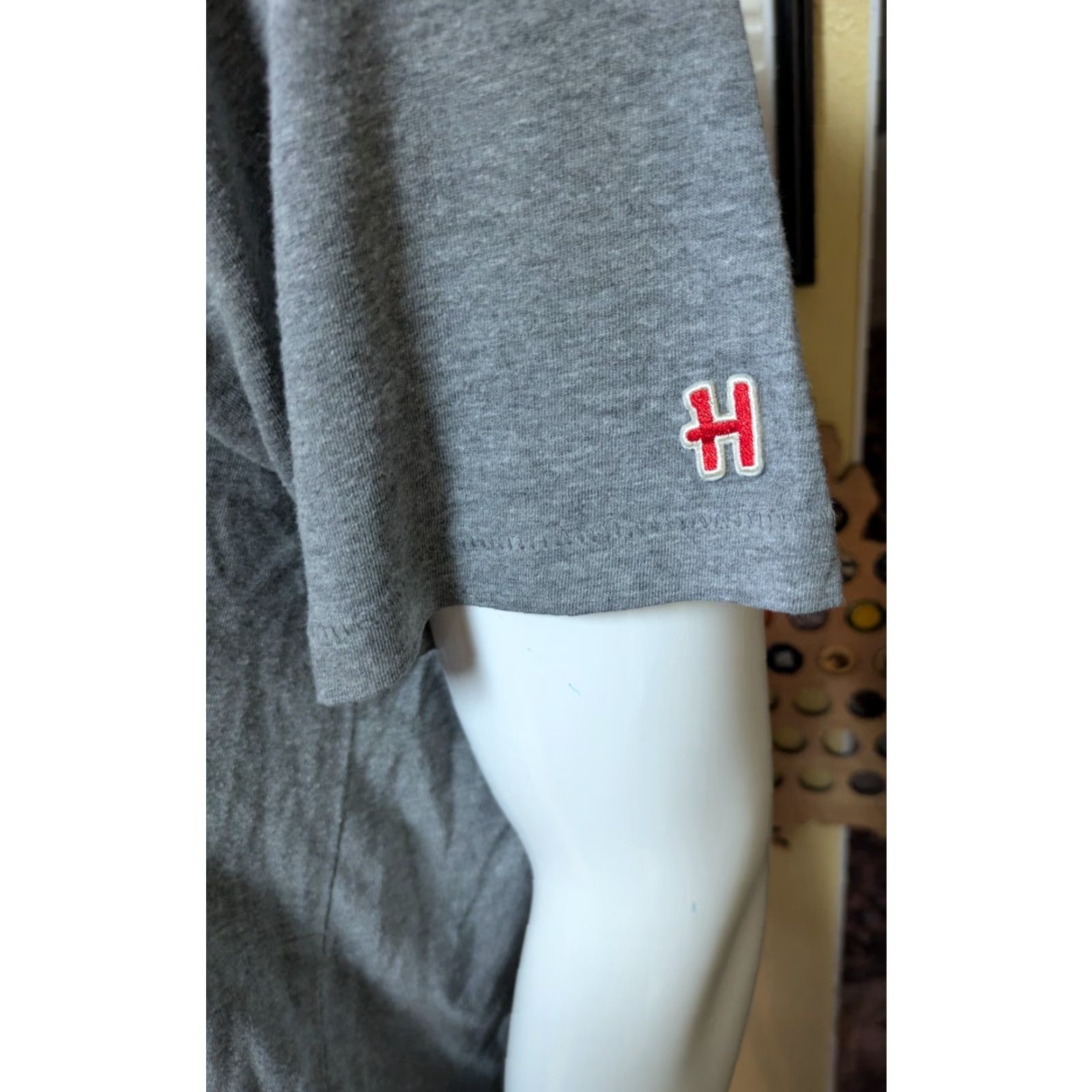 Etro Homage Not All Heroes Wear Capes T Shirt Large Gray Cotton Blend Crew Neck Short Sleeve Graphic Tee Men Vintage Cartoon Retro Size US L / EU 52-54 / 3 - 3 Thumbnail