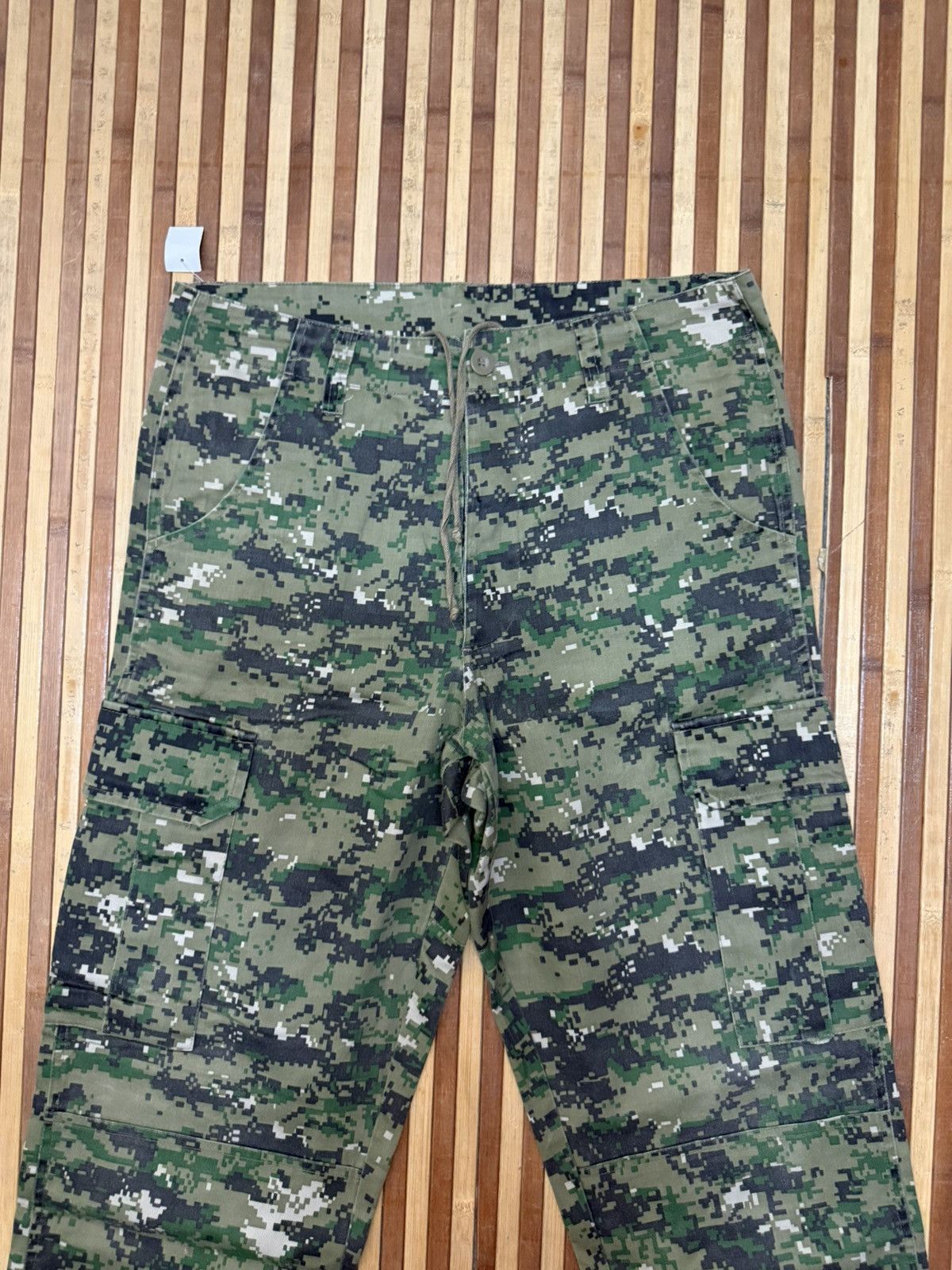 Japanese Brand Vintage Military Camouflage Vectors Cargo Pants Streetwear Size US 31 - 3 Thumbnail