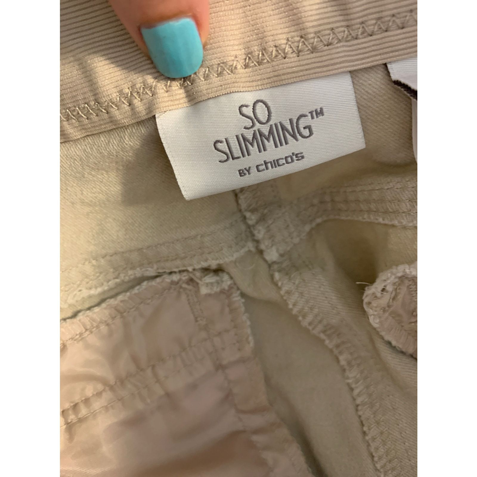Chicos Chico's slimming beige capri stretch jeans size 2 - large Size 34" / US 12 / IT 48 - 3 Thumbnail