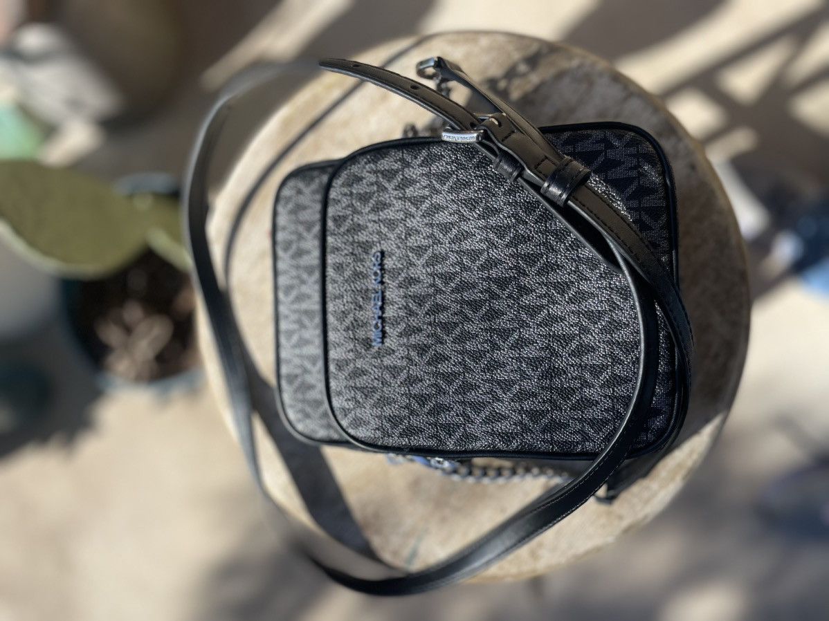 Michael Kors Michael Kors Jet Set Travel Medium Logo Crossbody Size ONE SIZE - 1 Thumbnail