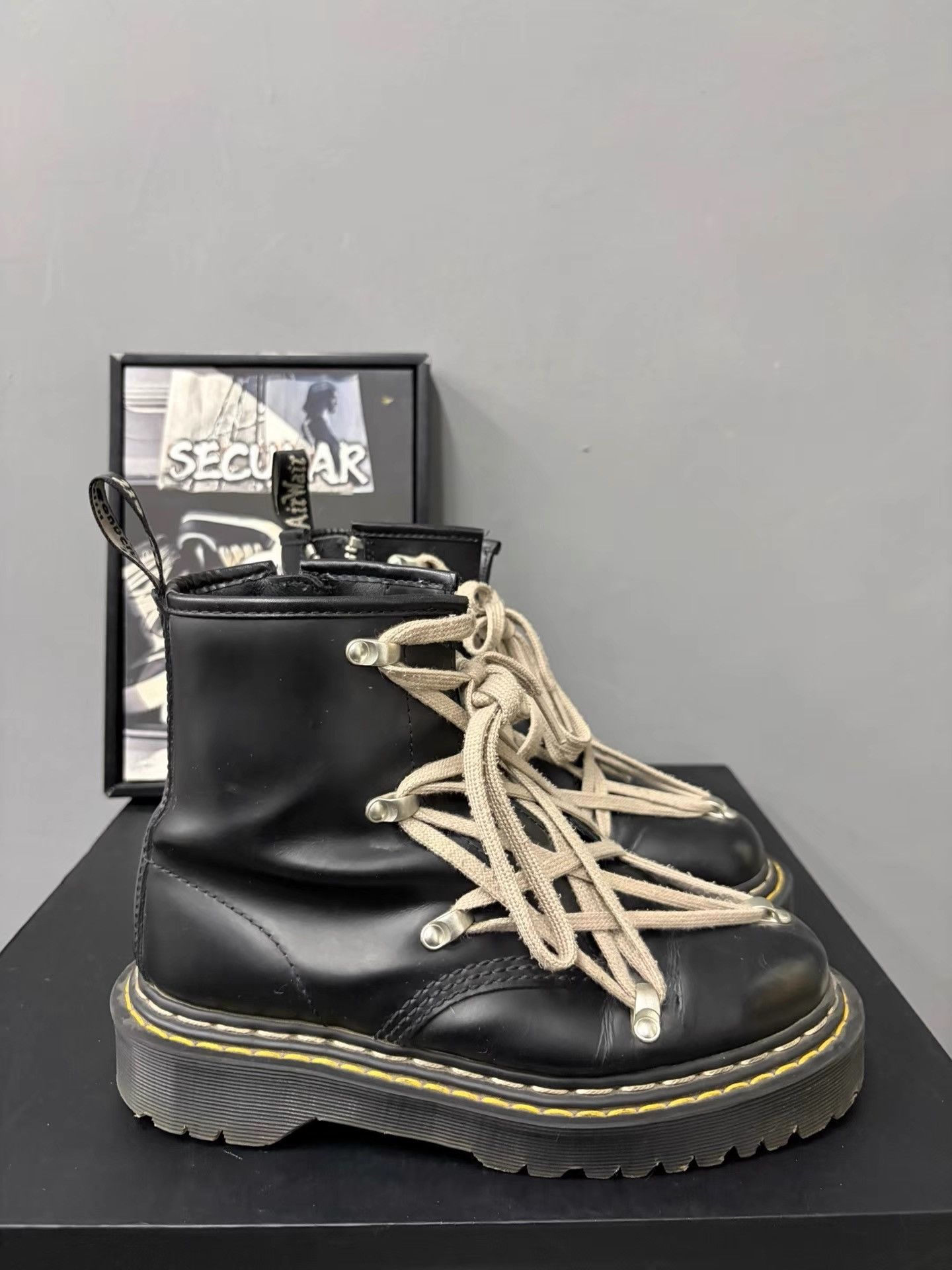 Rick Owens Rick Owens × Dr. Martens Collab Pentagram Leather Boots K34 Size US 7 / IT 37 - 4 Thumbnail
