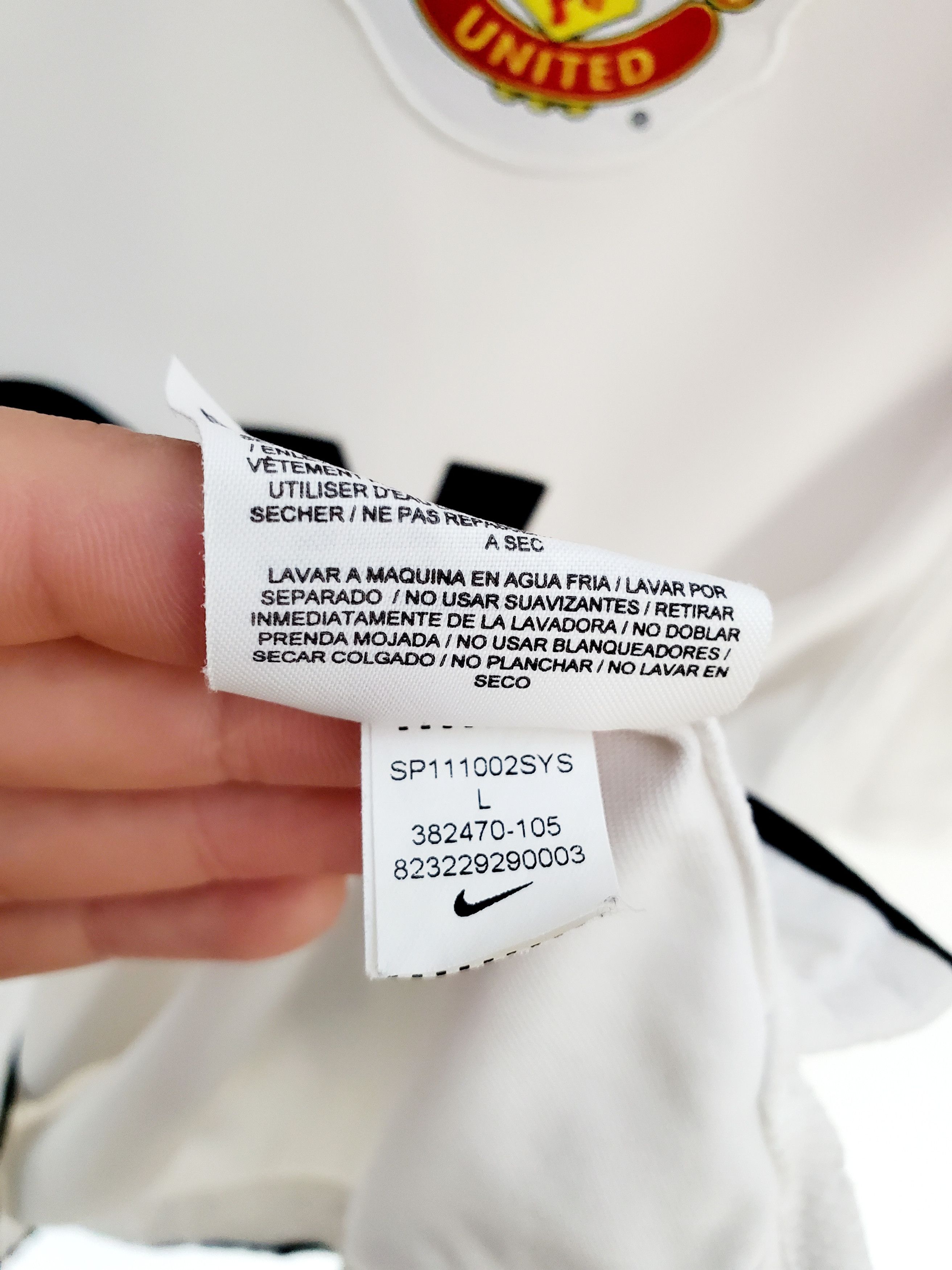 Nike MANCHESTER UNITED 2010 2011 Nike AWAY jersey new condition L Size US L / EU 52-54 / 3 - 6 Thumbnail