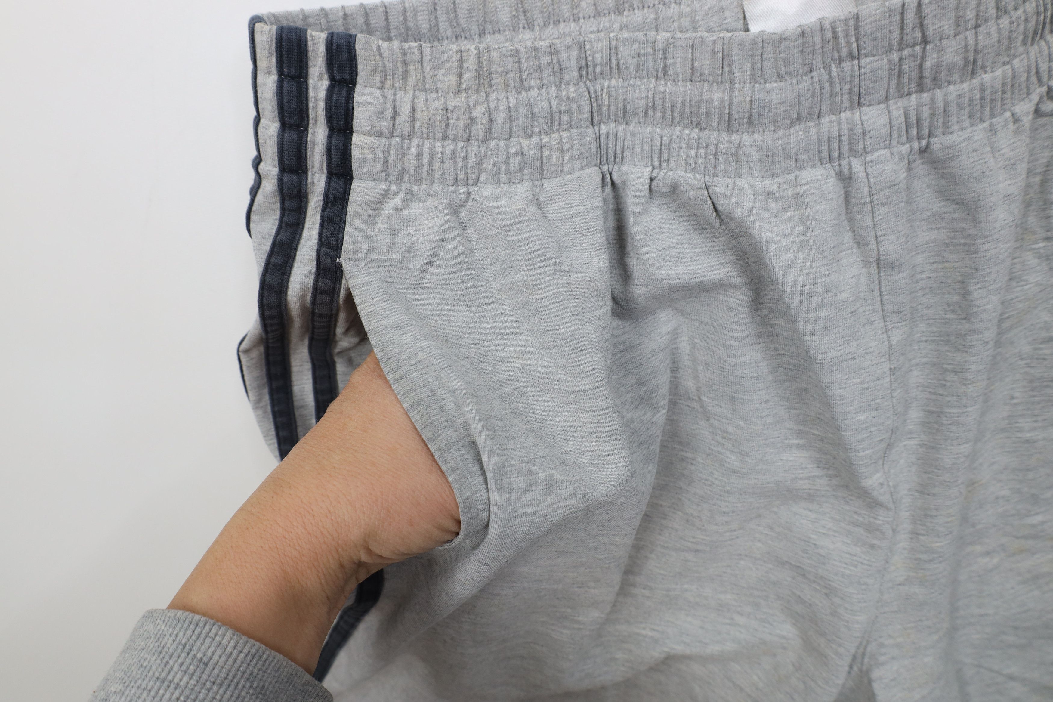 Adidas Vintage Y2K 2004 Adidas Spell Striped Above Knee Shorts Gray Size US 34 / EU 50 - 7 Thumbnail