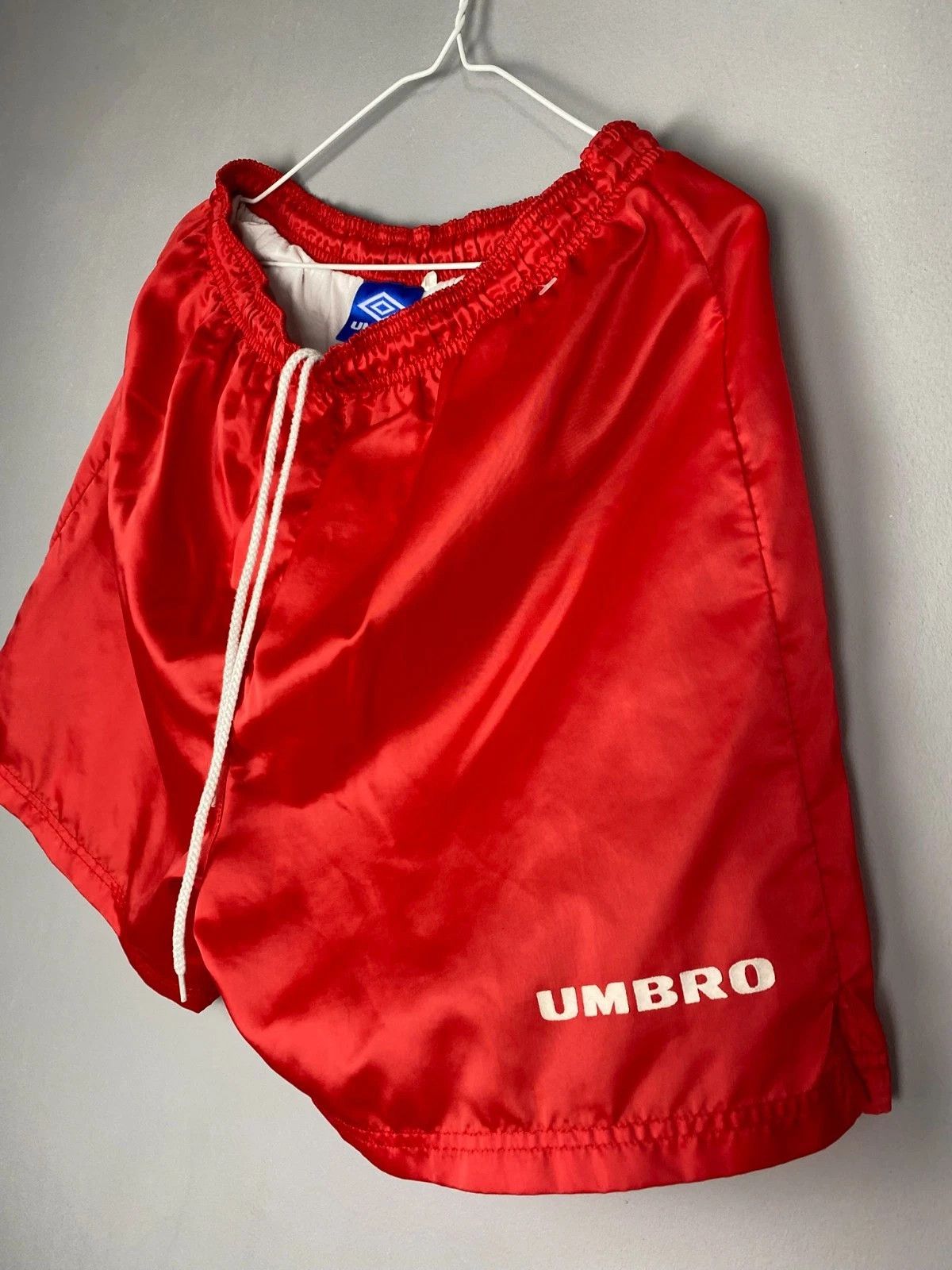 Umbro Umbro Red Vintage Soccer Size US 32 / EU 48 - 2 Thumbnail