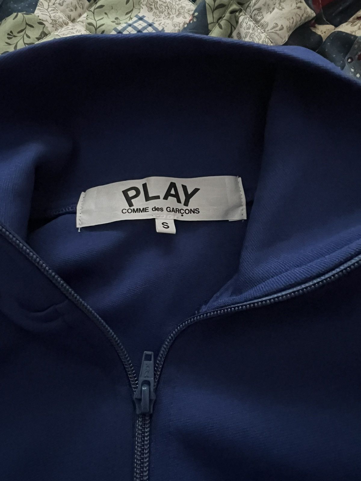 Comme des Garcons Comme des Garcons PLAY Black Heart Back Print Track Top Size US S / EU 44-46 / 1 - 3 Thumbnail