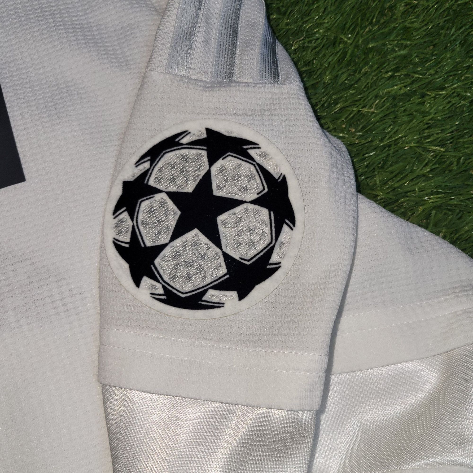 Adidas Ronaldo Real Madrid 2015 2016 FINAL Soccer Jersey M Size US M / EU 48-50 / 2 - 6 Thumbnail