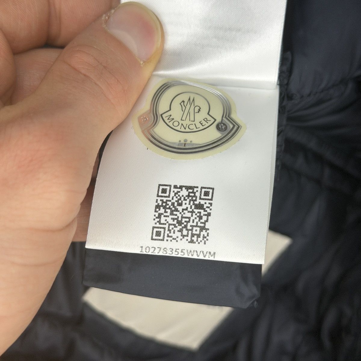 Moncler MONCLER LANS PADDED JACKET (Navy) Size S / US 4 / IT 40 - 17 Thumbnail