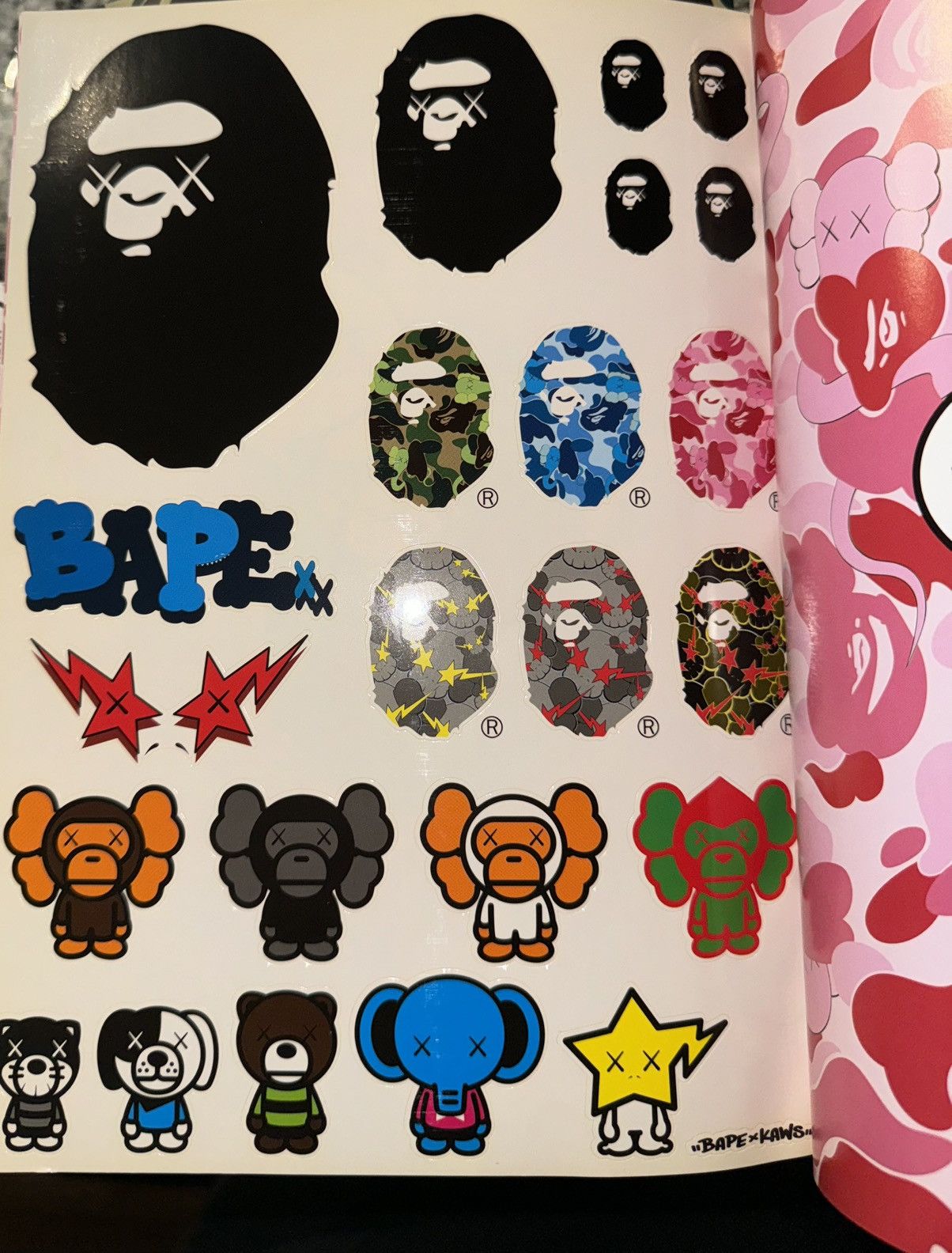 Bape A Bathing Ape 2005 Spring/Summer KAWS E-Mook with everything Size ONE SIZE - 3 Thumbnail