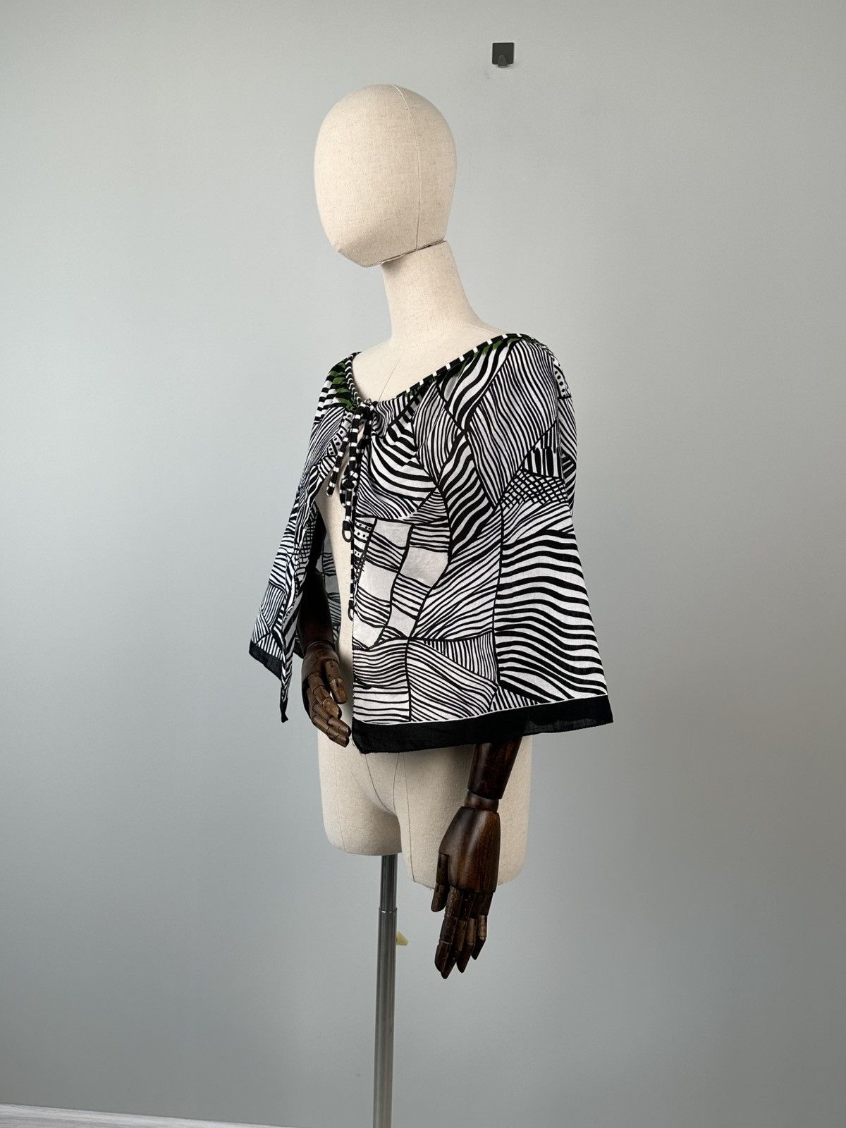 Hysteric Glamour Save the Queen Avant Garde Poncho Designer Size S / US 4 / IT 40 - 5 Thumbnail