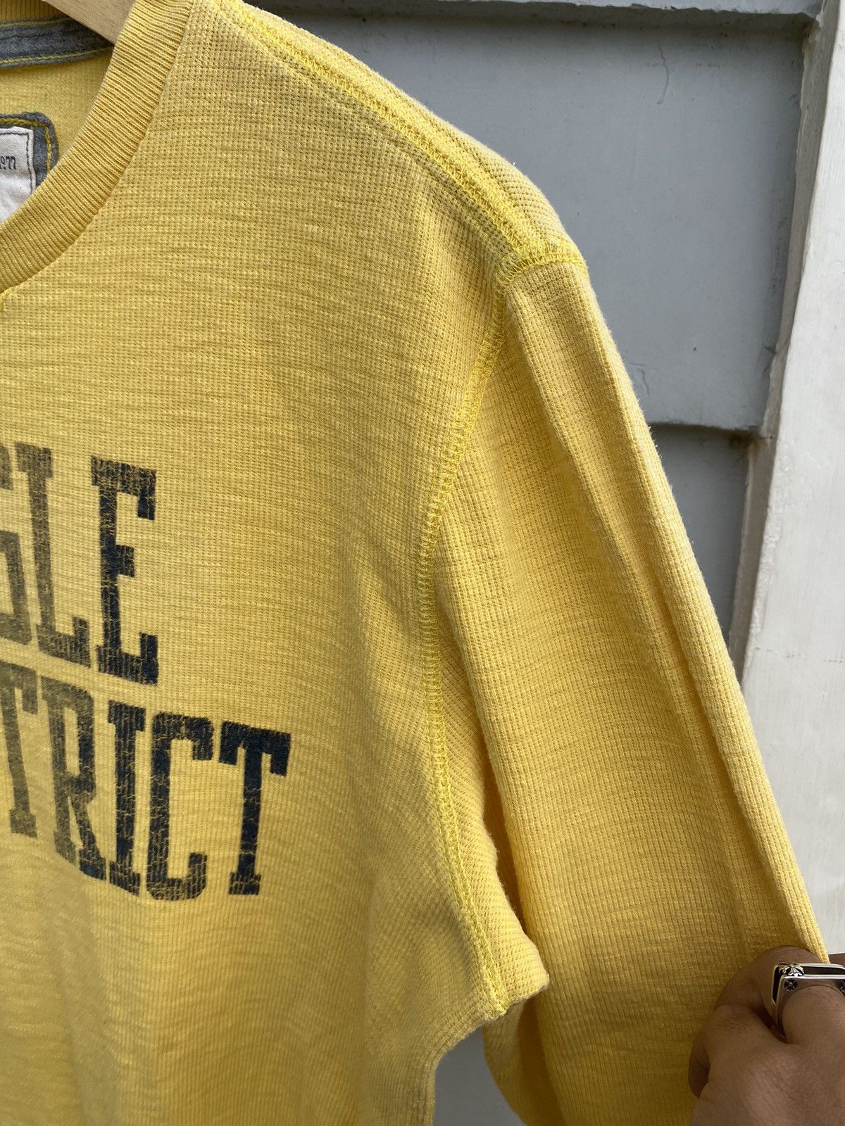 American Eagle Outfitters American Eagle Outfitters NY-DISTRICT Distressed Longsleeve Size US M / EU 48-50 / 2 - 4 Thumbnail