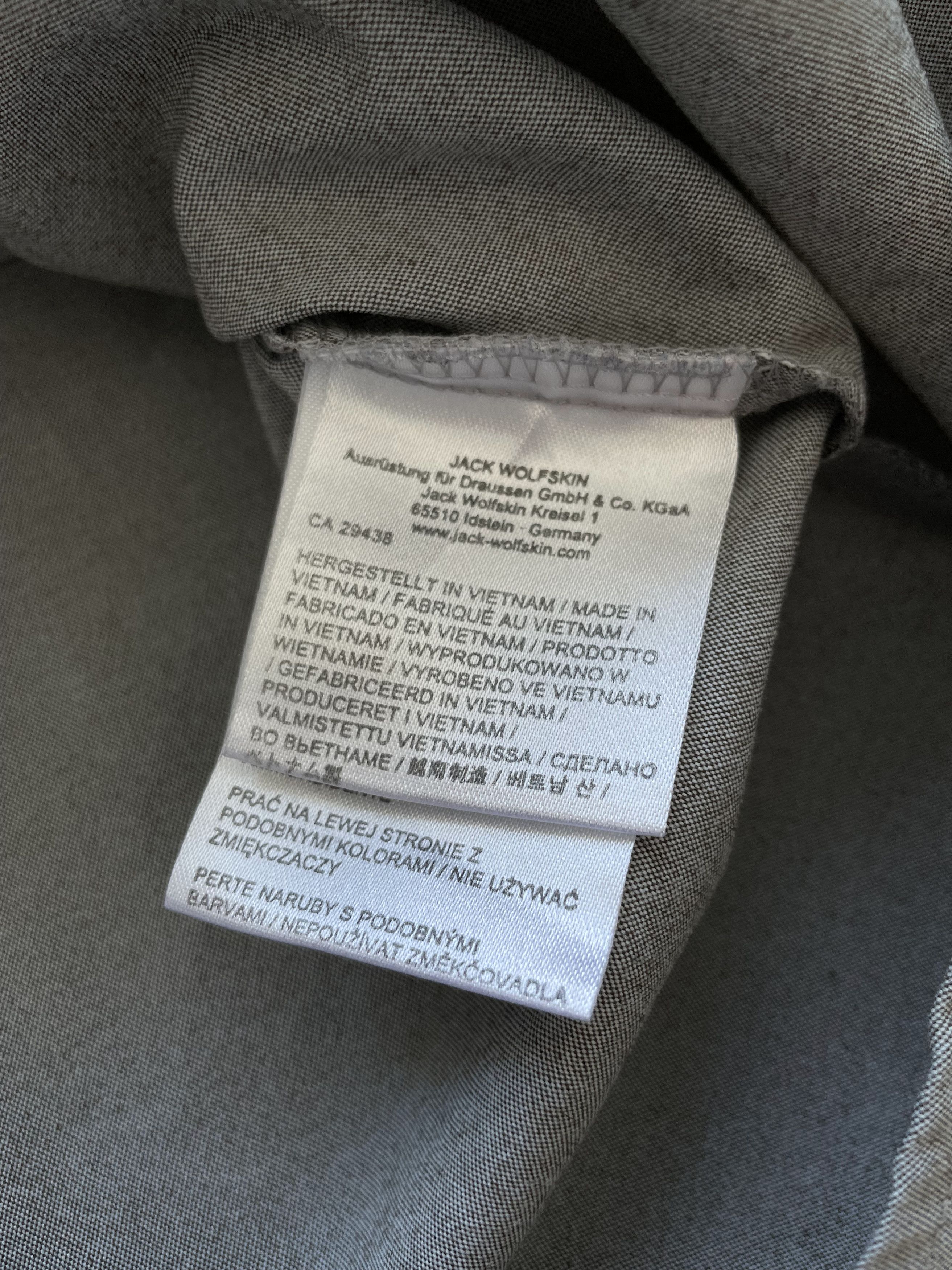 Jack Wolfskin Jack Wolfskin Shirt Quick Moister Control fibre technology Size US S / EU 44-46 / 1 - 3 Thumbnail