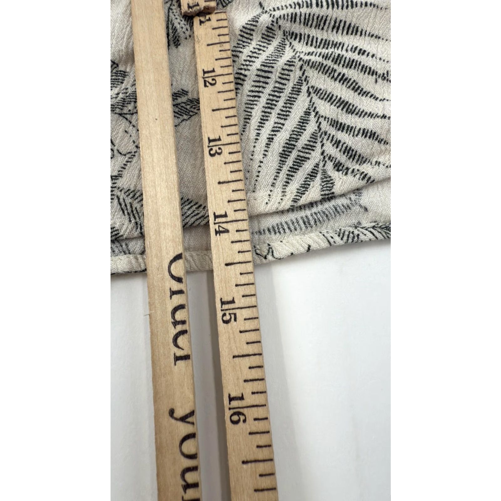 Vintage Paper Crane Skirt Womens Small Cream Black Leaf Print Ruffle Boho Summer Rayon Size 28" / US 6 / IT 42 - 7 Thumbnail