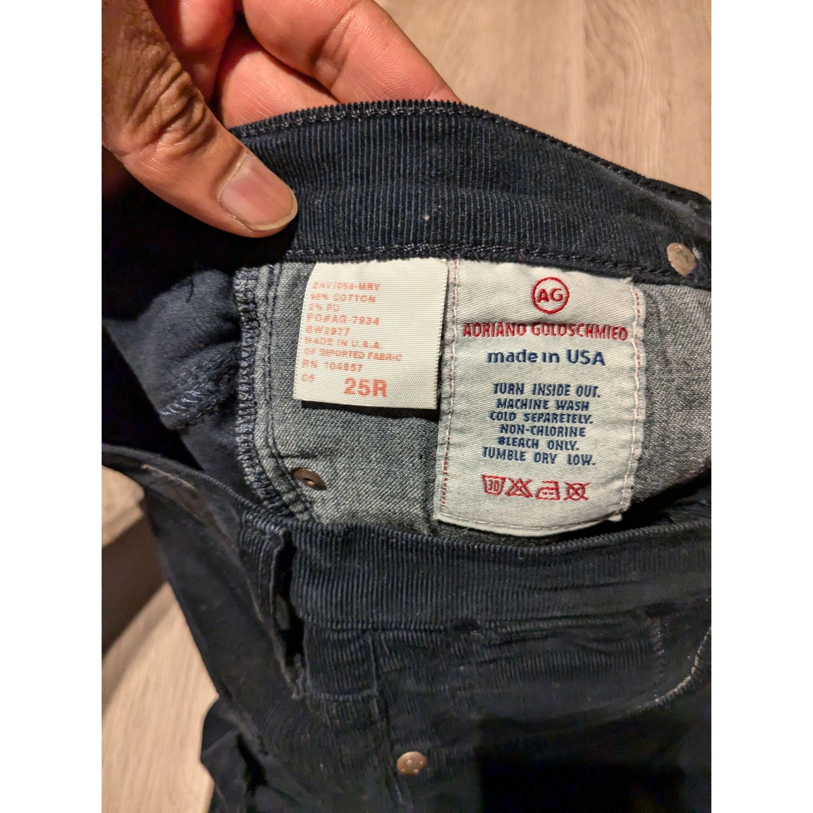 AG Adriano Goldschmied AG Adriano Goldschmied - The kiss boot cut Corduroy/ 25R/BLk Size 25" / US 0 / IT 36 - 6 Thumbnail