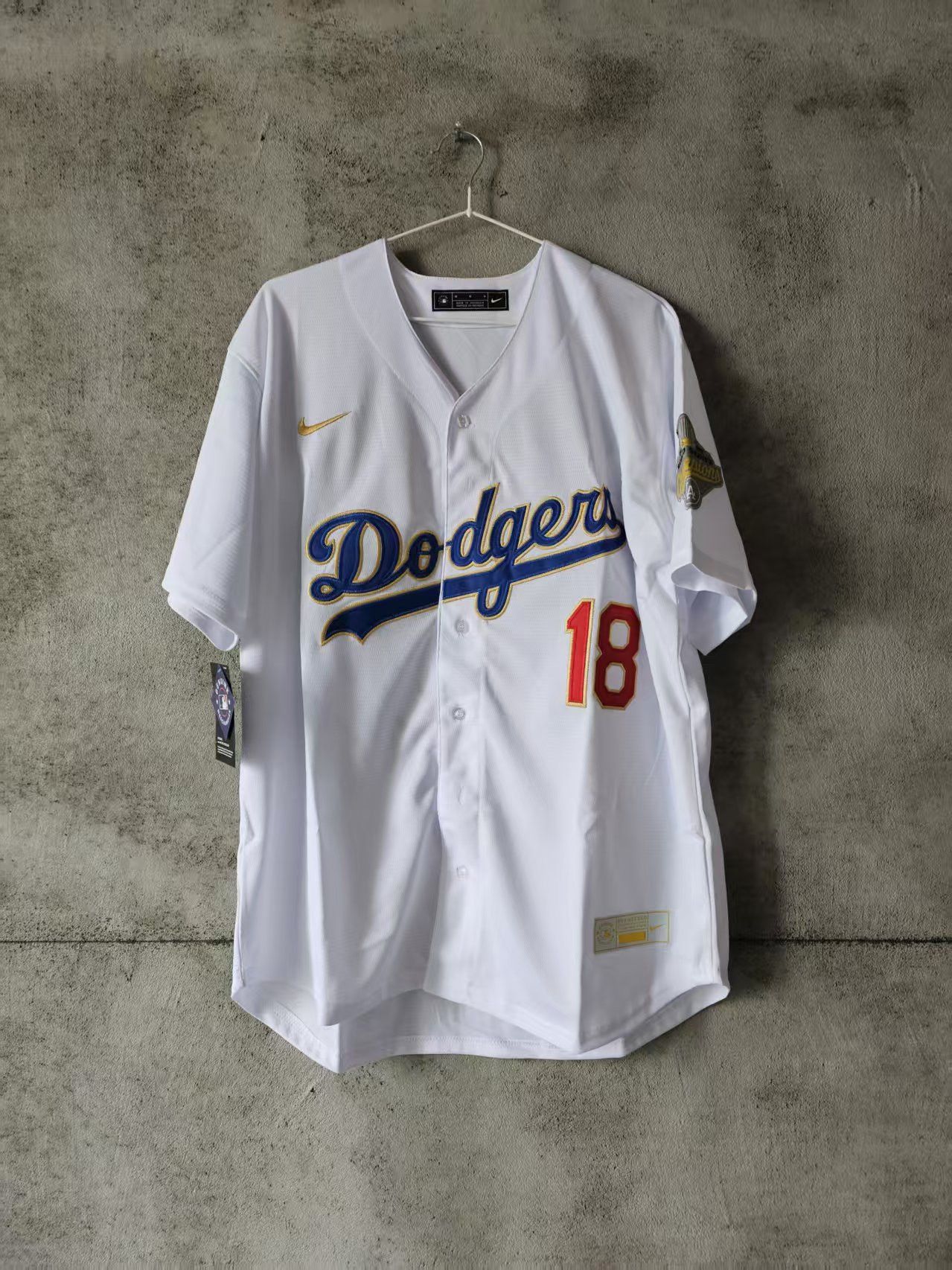 MLB 2026 Los Angeles Dodgers 18 Yoshinobu Yamamoto Jersey Size US M / EU 48-50 / 2 - 2 Thumbnail