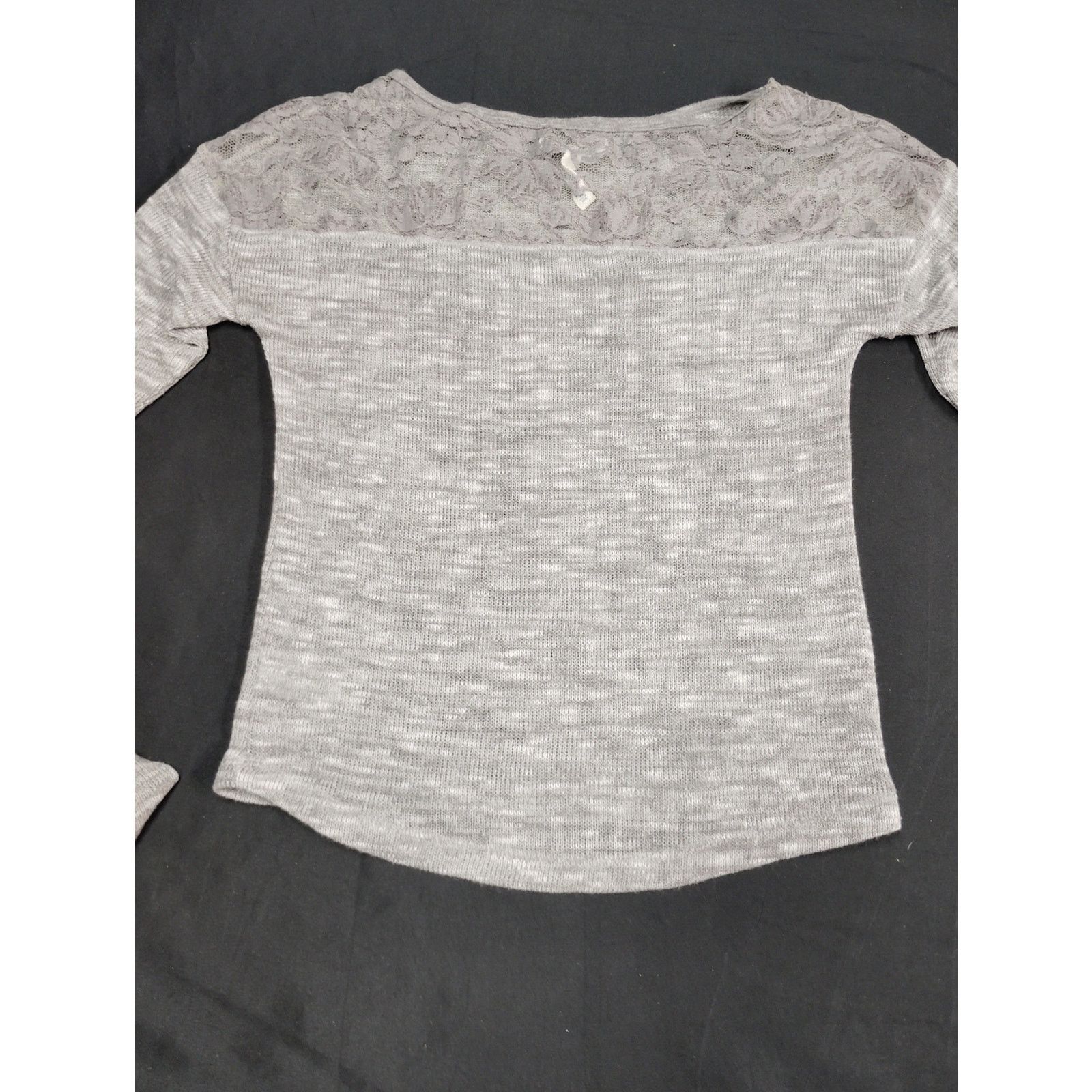 Aeropostale Aeropostale Gray Lace Back Long Sleeve Size S / US 4 / IT 40 - 1 Thumbnail