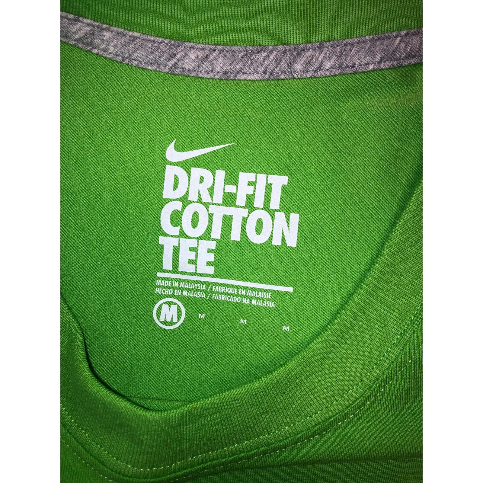 Nike womans nike dri fit short sleeve shirt Size US M / EU 48-50 / 2 - 5 Thumbnail