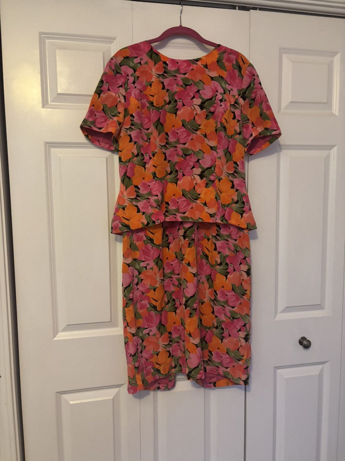 Vintage Vintage Silk Midi Floral Vibrant Dress Like New Large Size L / US 10 / IT 46 - 1 Thumbnail