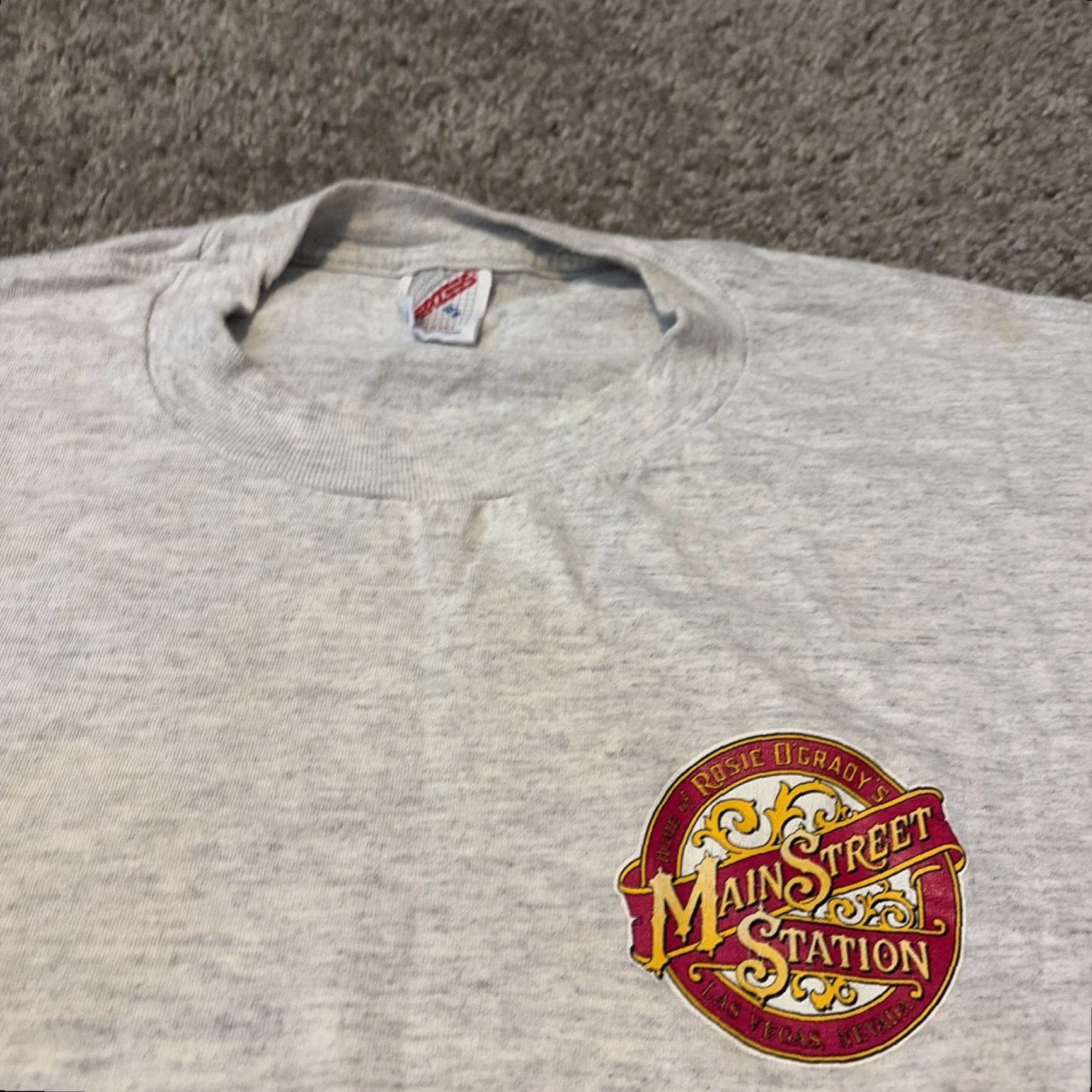 Vintage VINTAGE 90s Casino T-Shirt XL Men Gray Main Street Station Rosie O’Grady’s shirt Size US XL / EU 56 / 4 - 4 Thumbnail