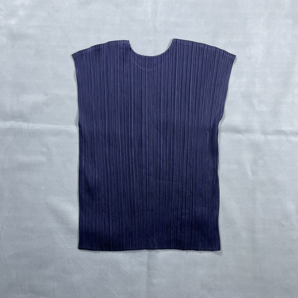 Pleats Please Issey Miyake PLEATS PLEASE ISSEY MIYAKE PLEATED SLEEVELESS TOP Size XS / US 0-2 / IT 36-38 - 9 Thumbnail