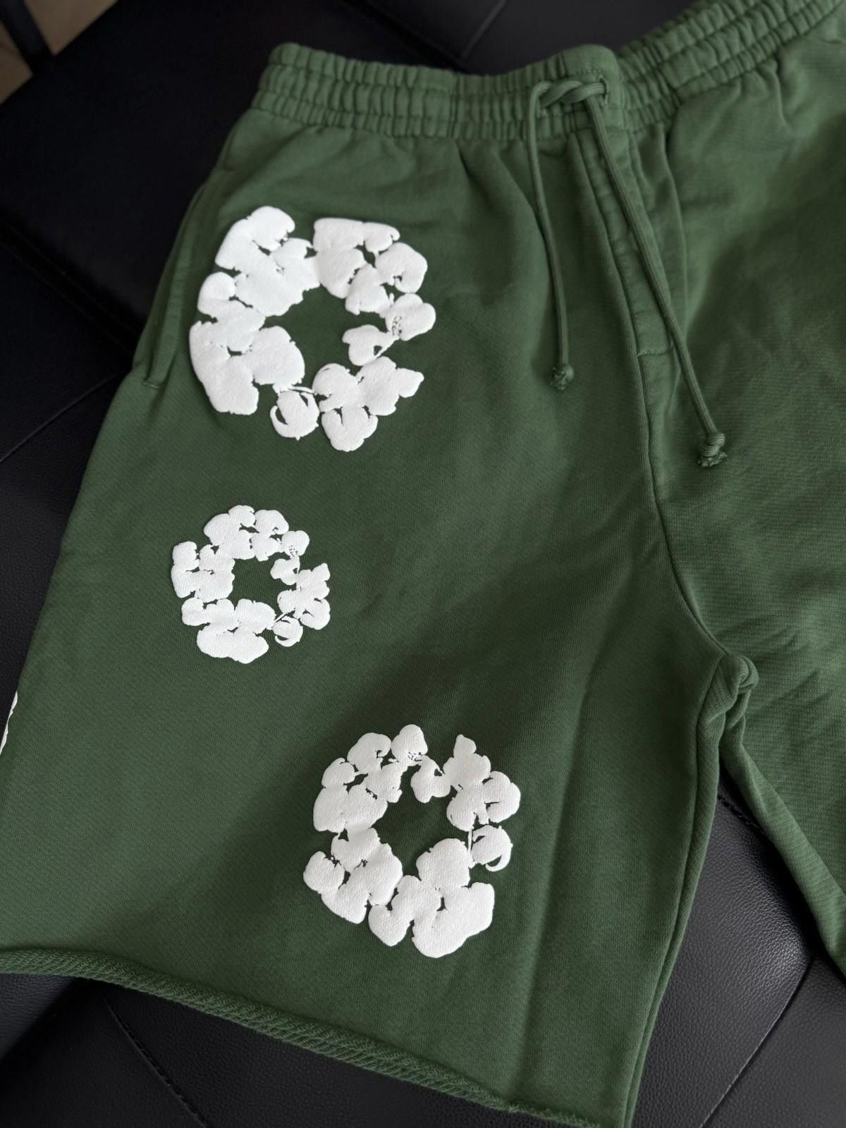 DENIM TEARS Denim Tears Cotton Wreath Shorts Green NEW 2025 Size