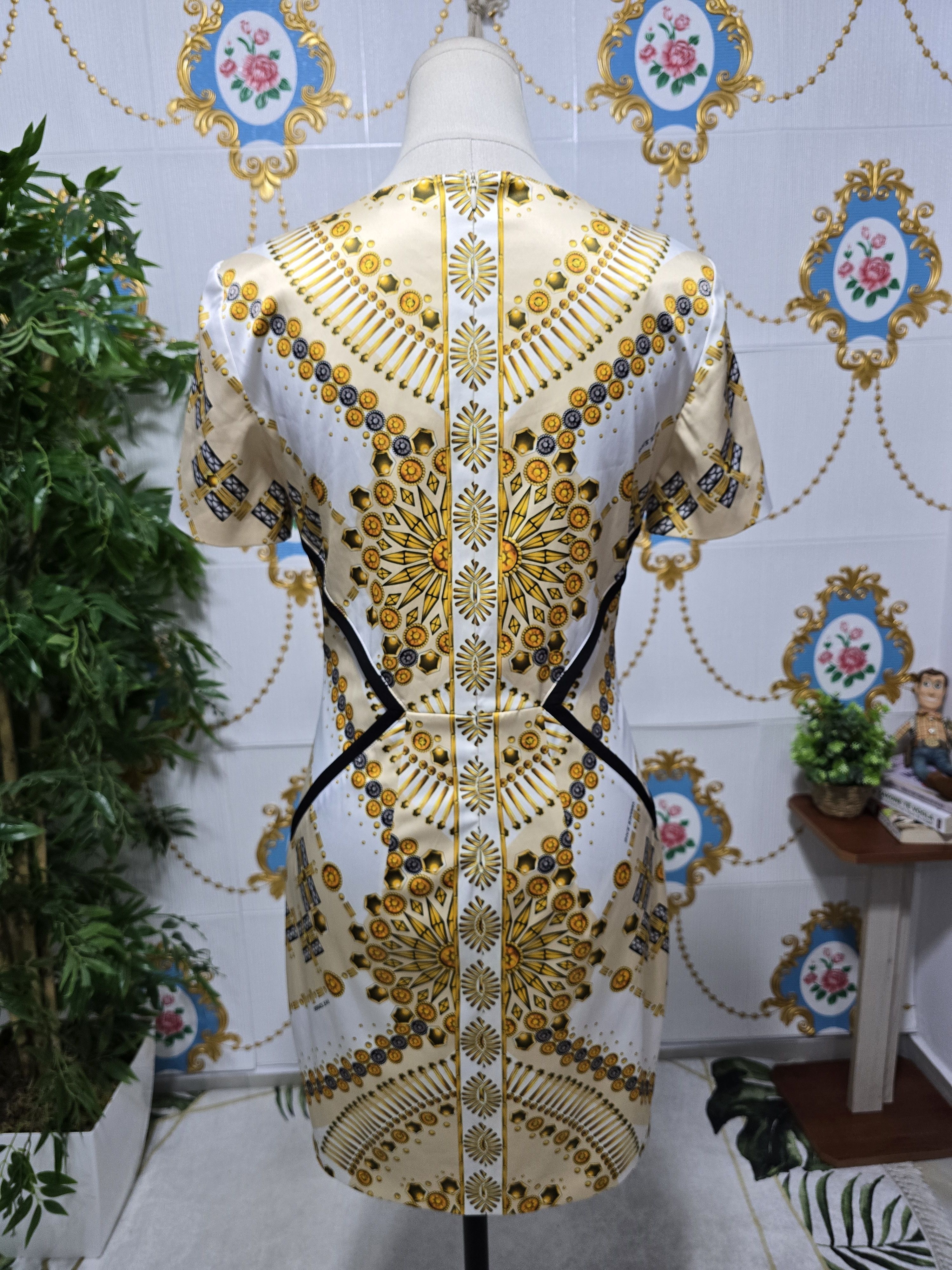 Versace VERSACE rare dress New ! Versace pattern BEAUTIFUL Size M / US 6-8 / IT 42-44 - 10 Thumbnail