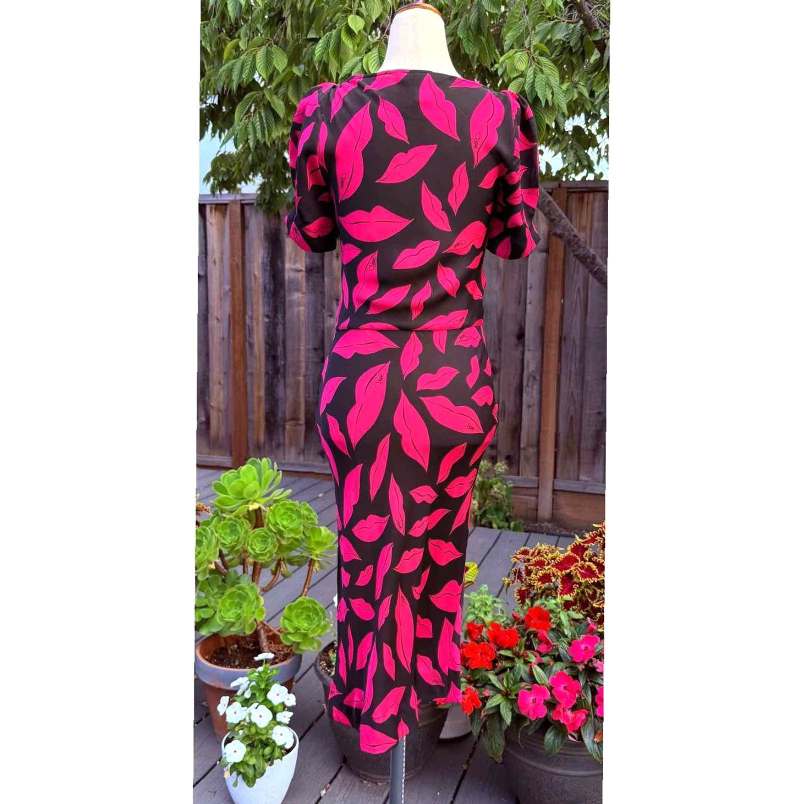 Diane von Furstenberg Diane von Furstenberg Silk Dotty Iconic Signature Midnight Kiss Lips Dress Sz 4 Size S / US 4 / IT 40 - 2 Thumbnail