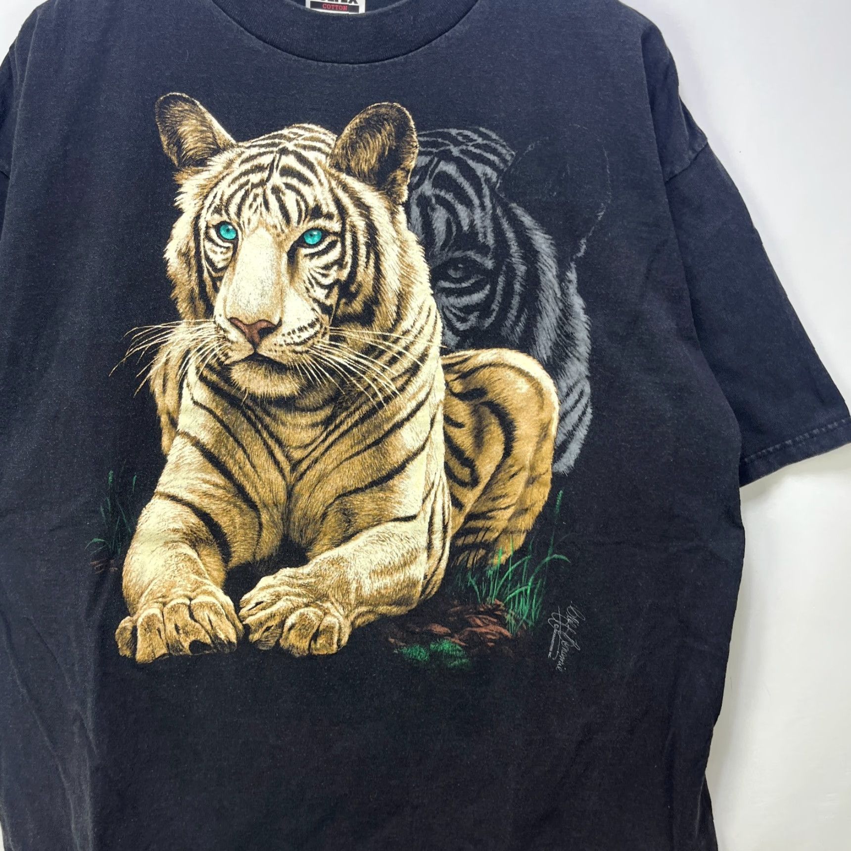 Vintage VINTAGE Tiger Animal Nature Sun T Shirt 2XL Zoo Shirt Men Black 90s Logo Size US XXL / EU 58 / 5 - 2 Thumbnail