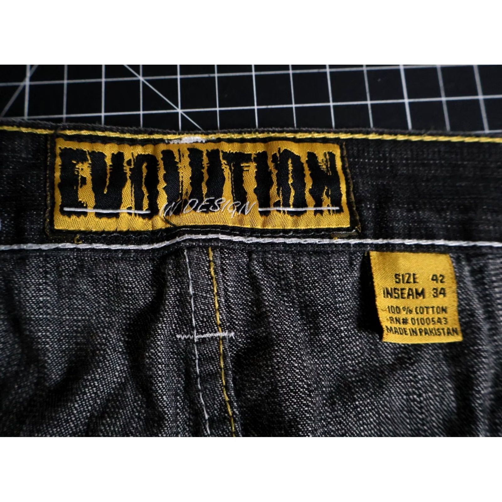 Vintage VINTAGE Evolution in Design Jeans Men 38x32 Baggy Fit 90s Hip Hop Black Yellow VTG Y2K 42/34 Tag Size US 38 / EU 54 - 3 Thumbnail