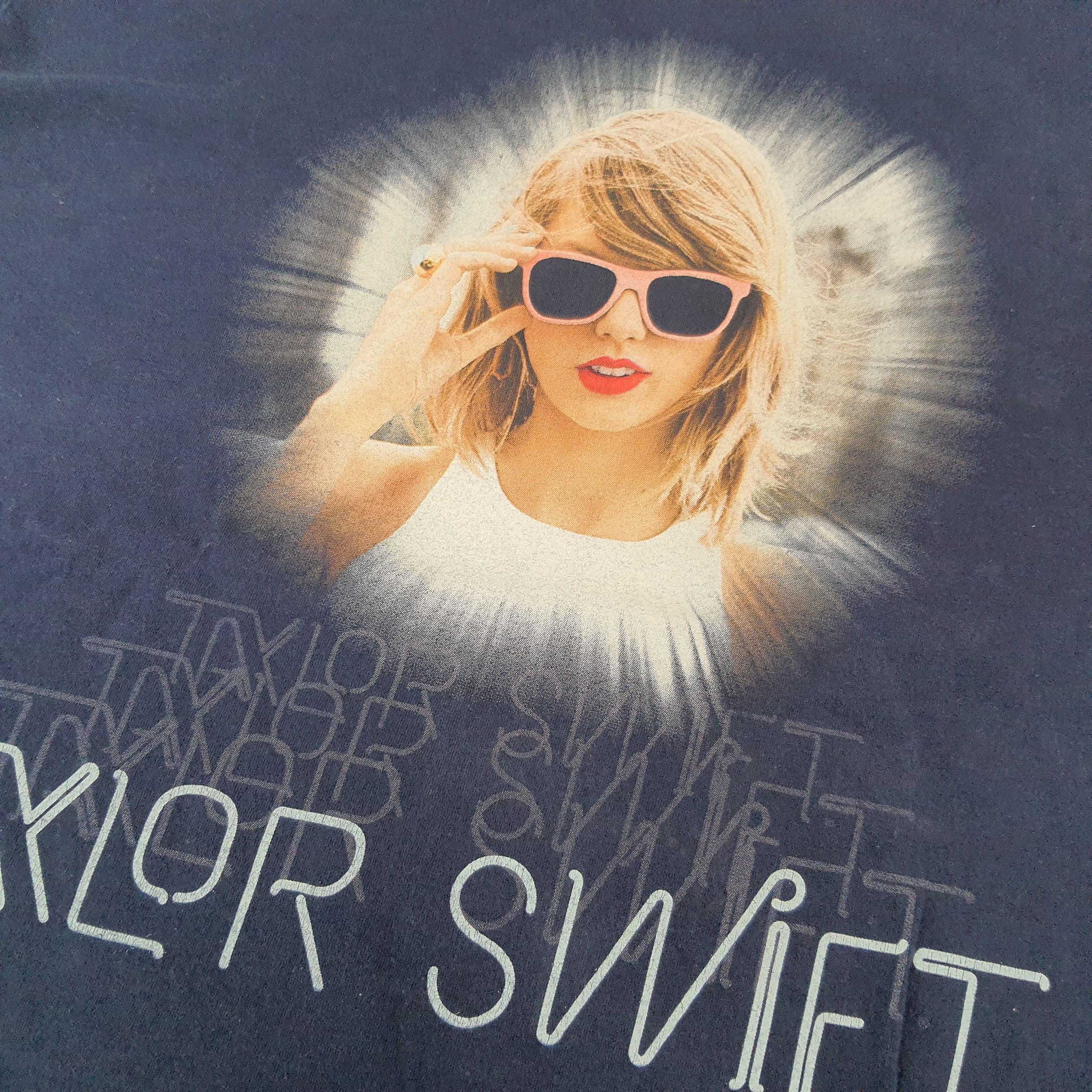 Band Tees Vintage Taylor Swift The 1989 World Tour Tees C223N84 Size US L / EU 52-54 / 3 - 2 Thumbnail