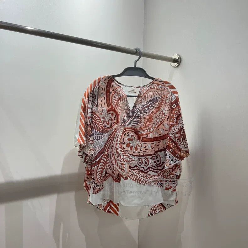 Other Hermes Silk Leaf V-neck Short Sleeve Size XXS / US 00 / IT 34 - 1 Thumbnail