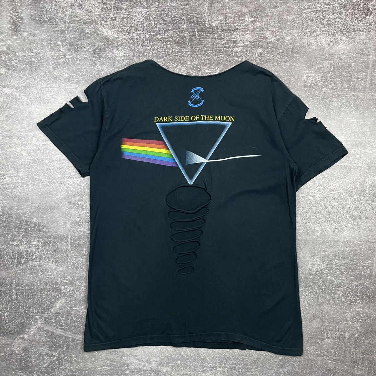 Band Tees Pink Floyd 2002 Dark Side of the Moon Distressed T Shirt Size US L / EU 52-54 / 3 - 8 Thumbnail