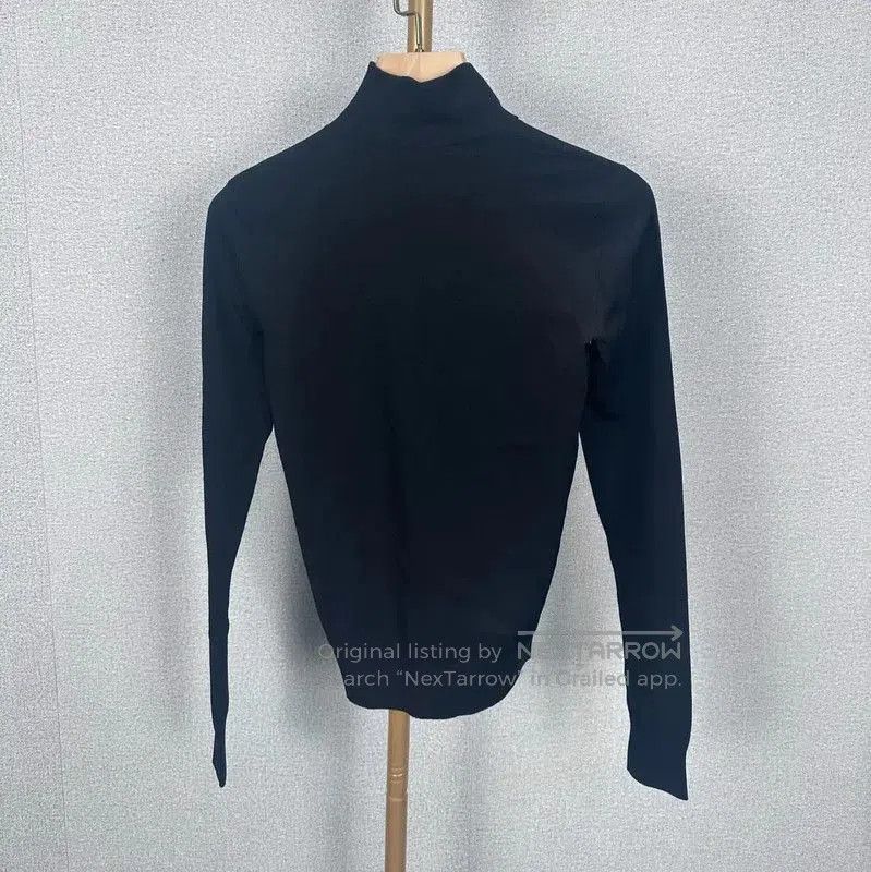 Louis Vuitton Louis Vuitton Women's Black Knit Turtleneck Sweater . Size XS / US 0-2 / IT 36-38 - 2 Thumbnail
