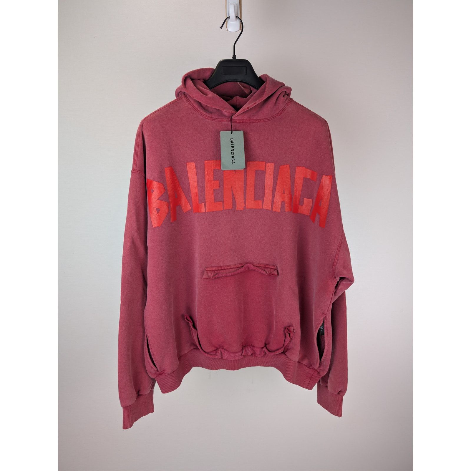 Balenciaga o1rshd1 Tape Type Ripped Pocket Hoodie in Raspberry Size US S / EU 44-46 / 1 - 1 Thumbnail