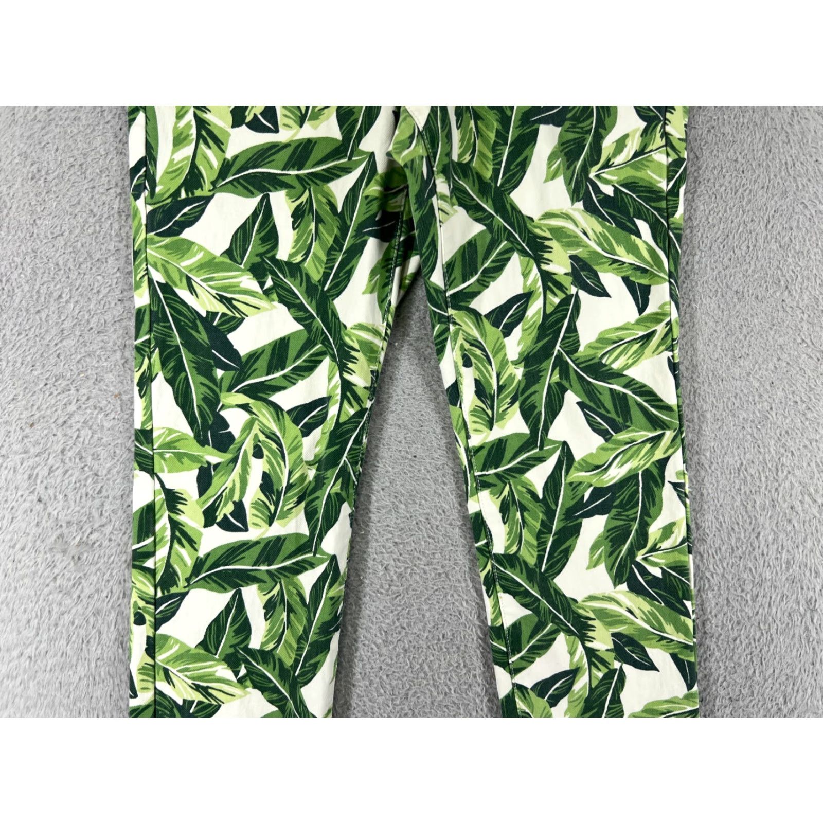 J.McLaughlin J. McLaughlin Jeans Women's 8 Green Floral Palm Denim Cotton Blend 90s Style Mid Rise 5-Pocket Inseam 30" Tapered Mens Womens Size 30" / US 8 / IT 44 - 3 Thumbnail