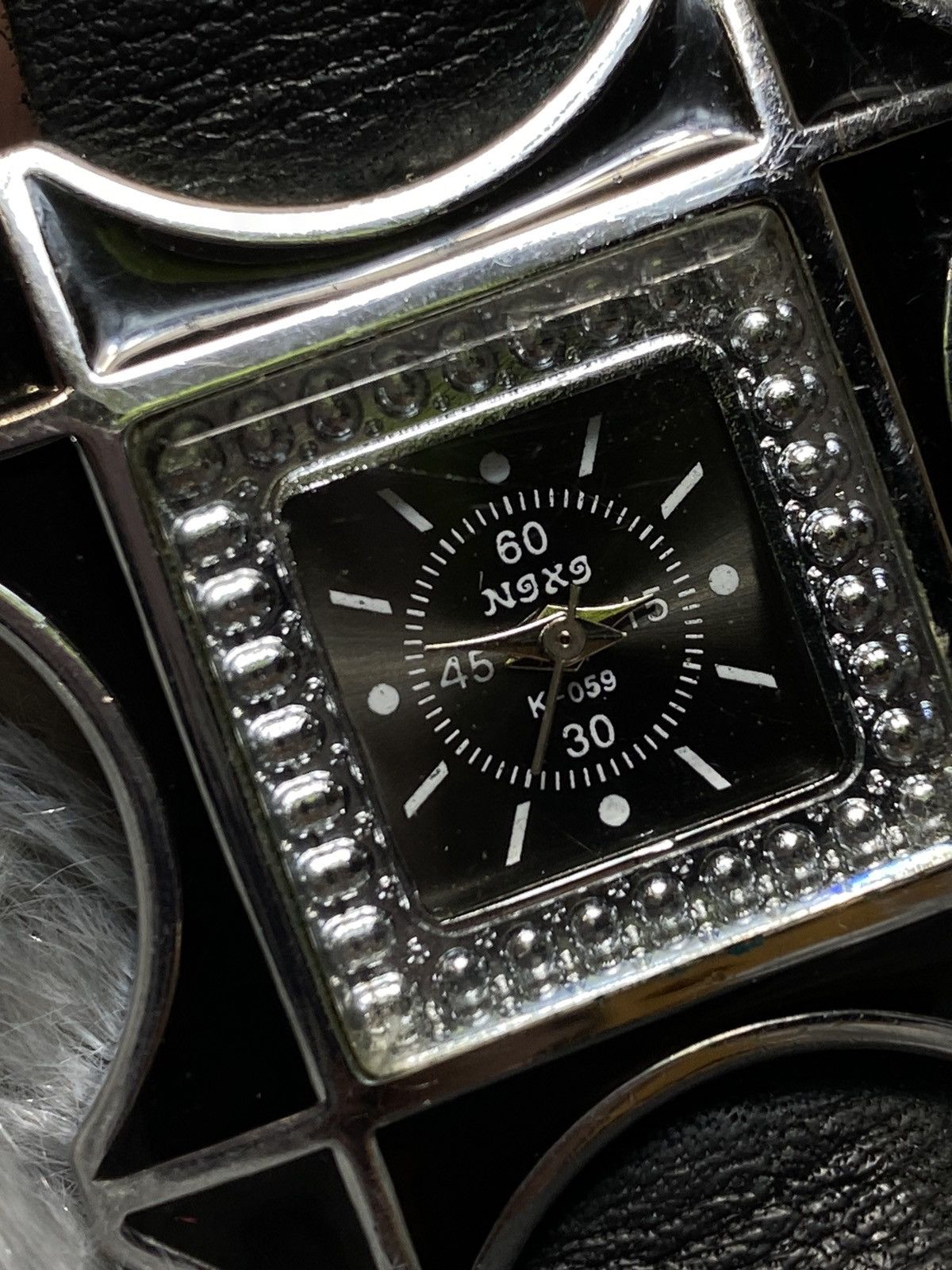 Vintage Sculptural Black Jewel Watch - Japanese Brand Size ONE SIZE - 10 Thumbnail