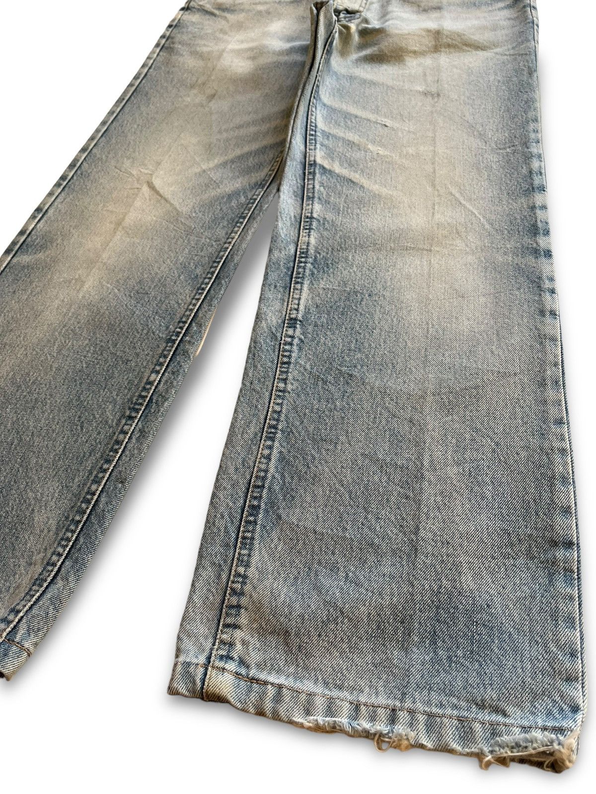 Japanese Brand Vintage Japanese Brand Light Wash Distressed Baggy Jeans Size US 32 / EU 48 - 7 Thumbnail