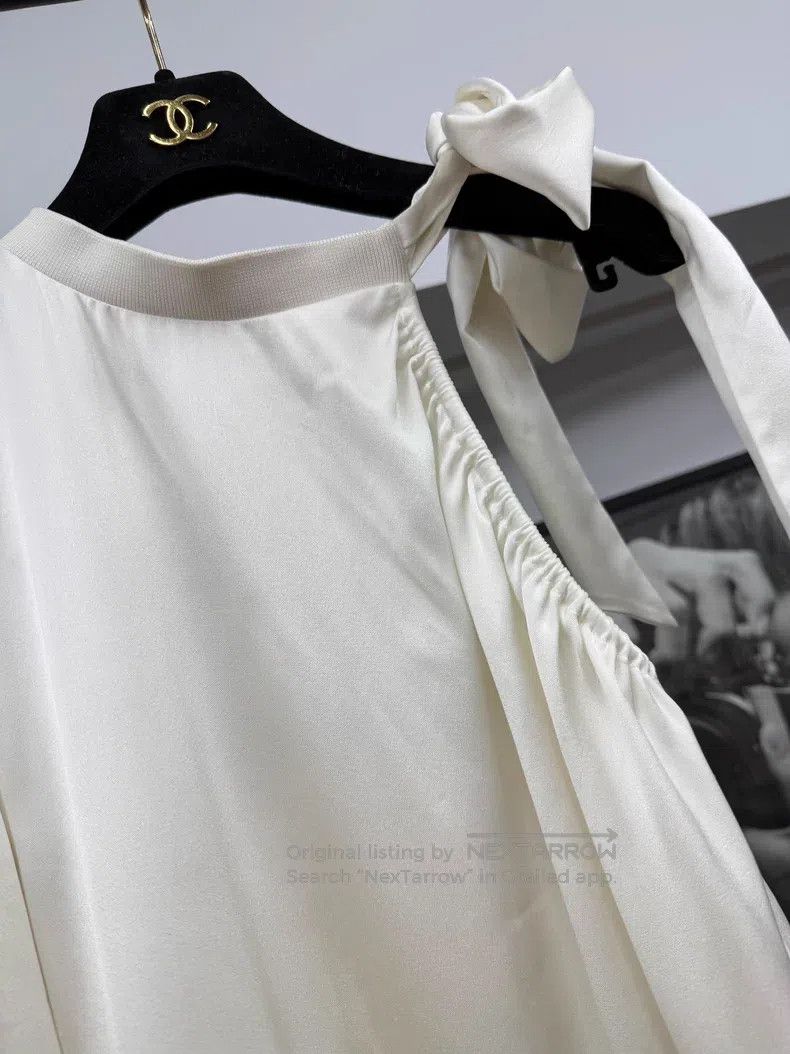Chanel Chanel 24S white silk satin bow tie off-the-shoulder Size XXS / US 00 / IT 34 - 2 Thumbnail