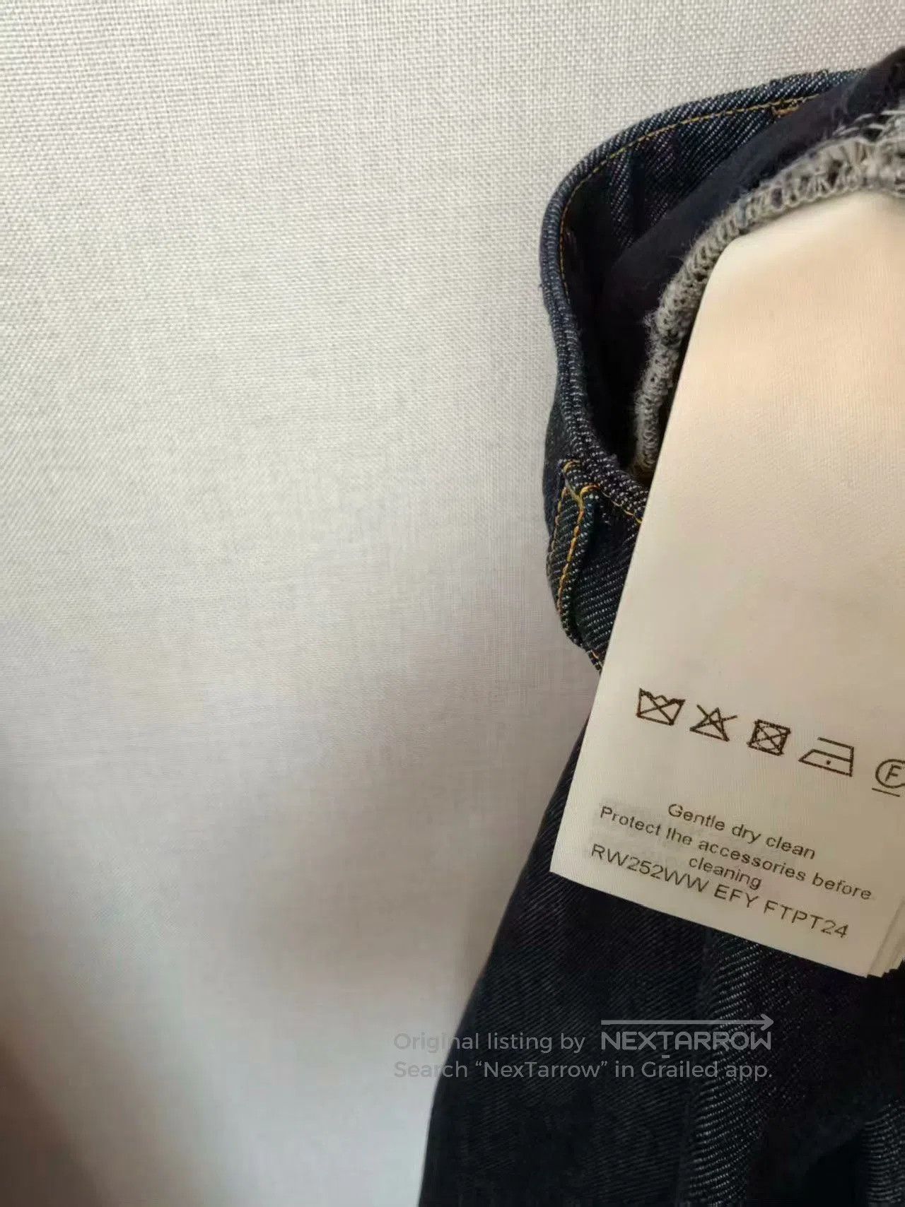 Louis Vuitton LV25 Cuffed Flared Denim Jeans. Size 25" / US 0 / IT 36 - 6 Thumbnail