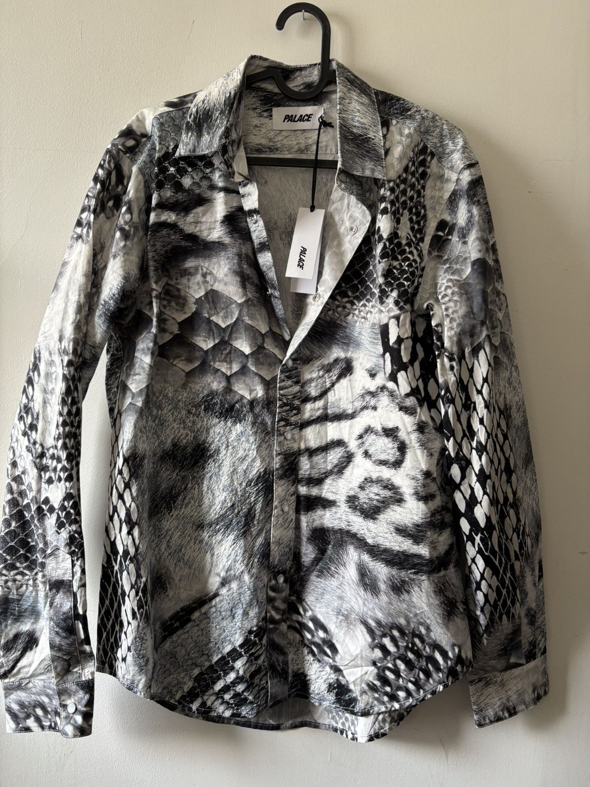 Palace Palace skateboards animal print button down shirt Size US S / EU 44-46 / 1 - 1 Thumbnail