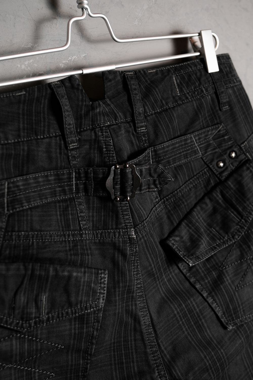 Other LE CASUAL DE Plaid Buckle Back Pants Size US 33 - 7 Thumbnail