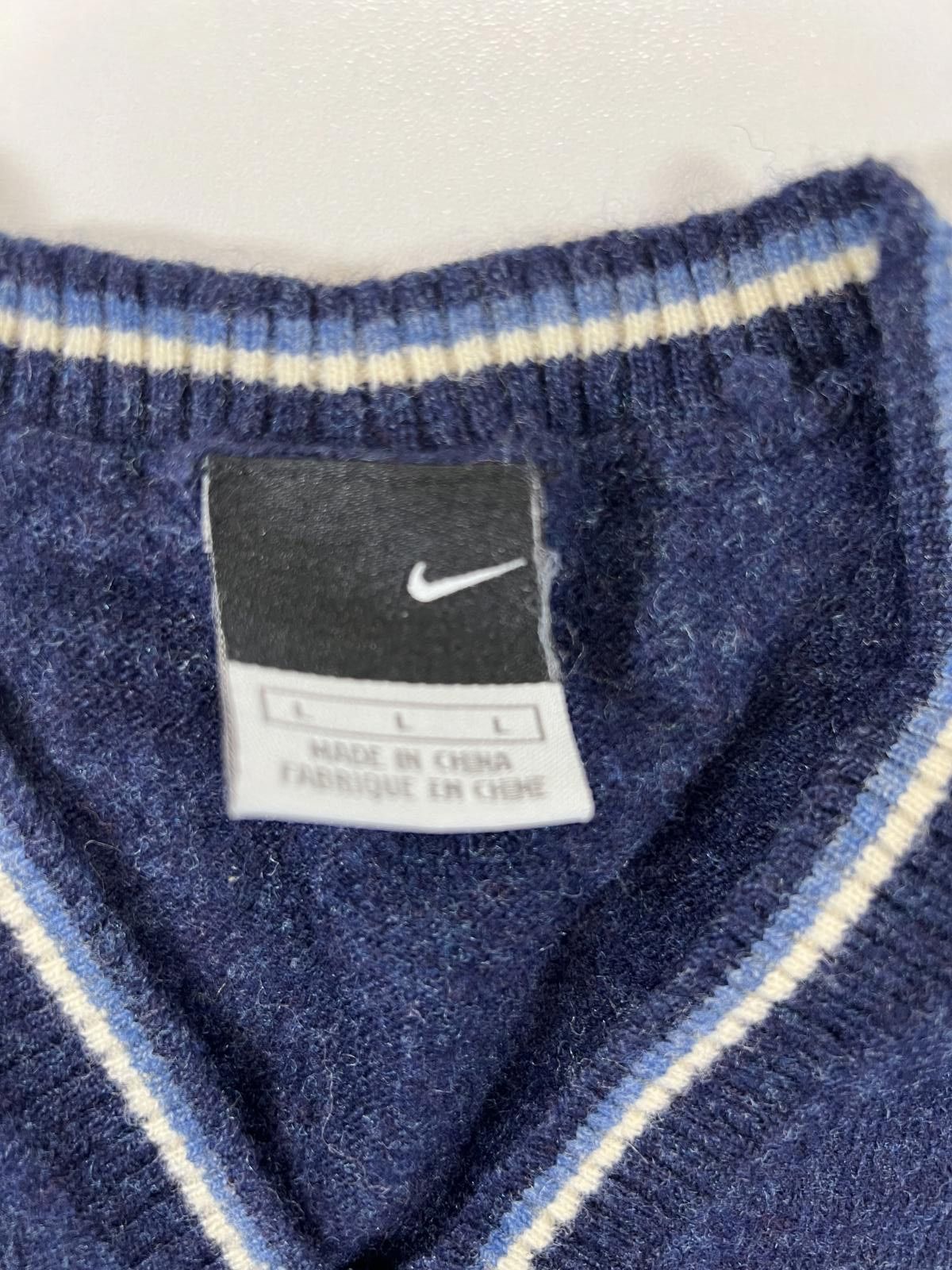 Nike Vintage Nike Blue V-Neck Sleeveless Sweater Vest Size L / US 10 / IT 46 - 3 Thumbnail