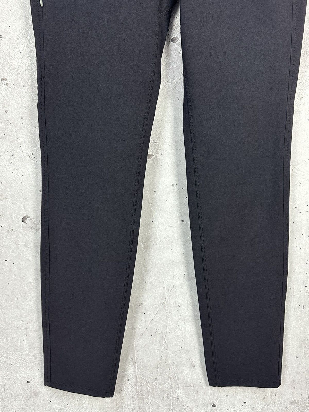 Arc'teryx Arc’teryx Eggplant Zip Pocket Women’s Basic Pants Size 28" / US 6 / IT 42 - 4 Thumbnail