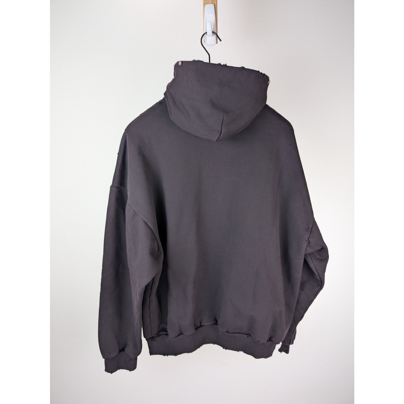Balenciaga o1rshd1 Pierced Round Hoodie in Washed Black Size US M / EU 48-50 / 2 - 11 Thumbnail