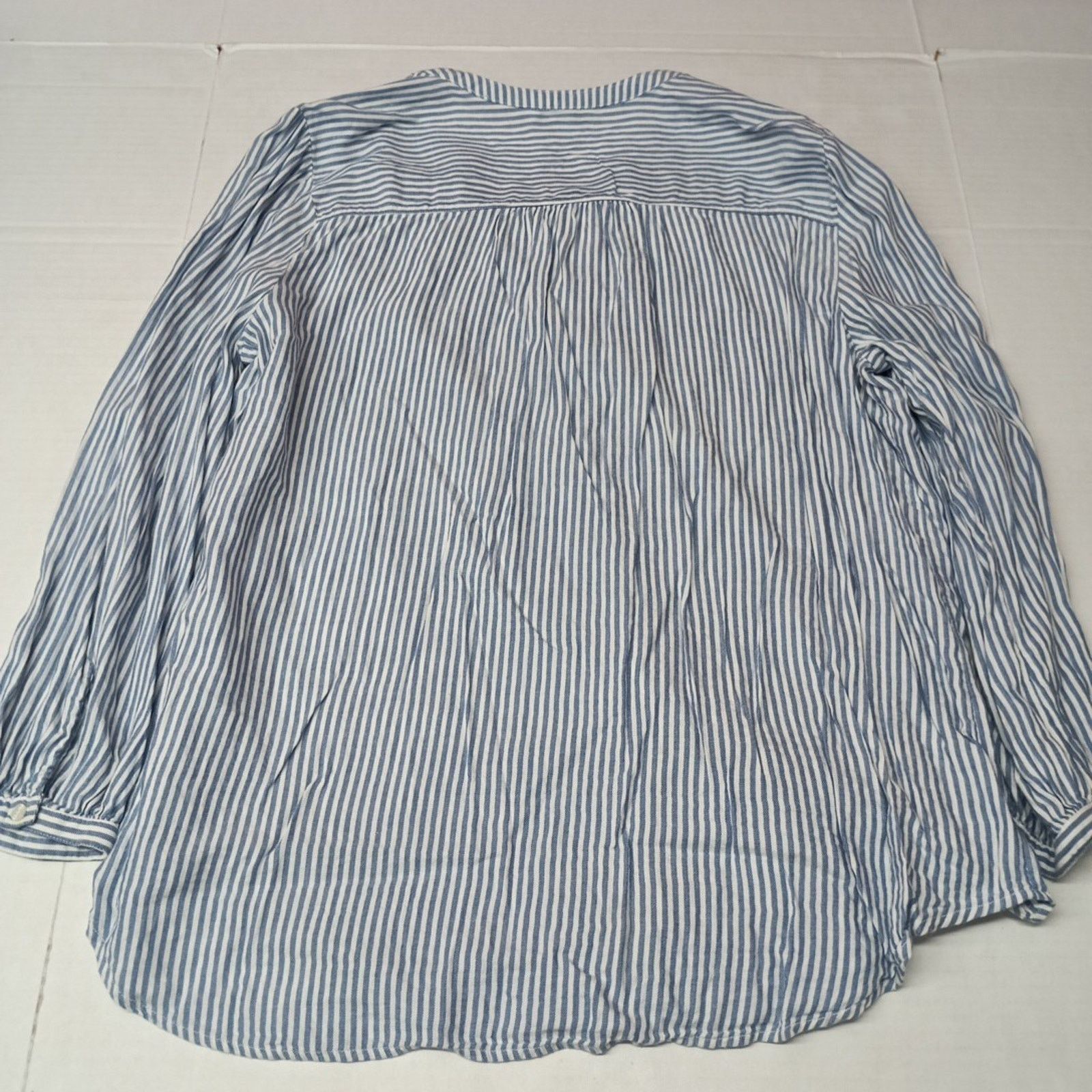 Old Navy Old Navy Tunic Button Up Shirt Women’s XL Blue White Striped Size XL / US 12-14 / IT 48-50 - 8 Thumbnail